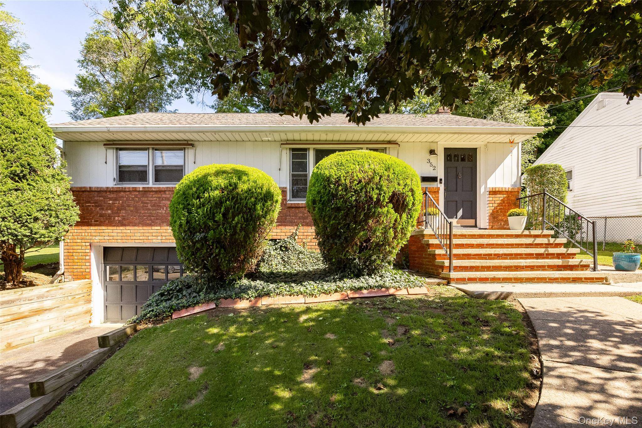 352 Clifton AVE, Kingston, NY 12401