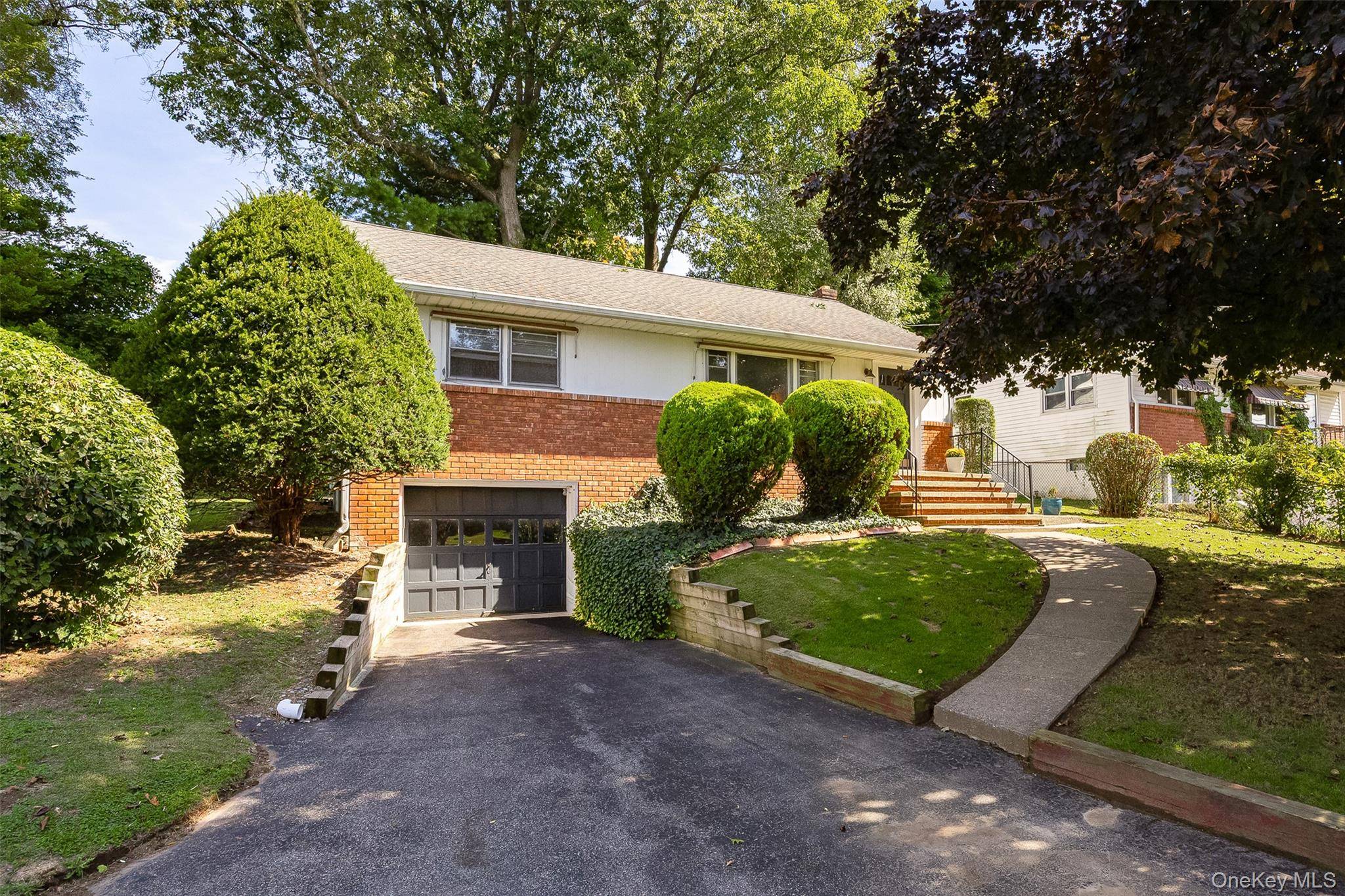 352 Clifton AVE, Kingston, NY 12401