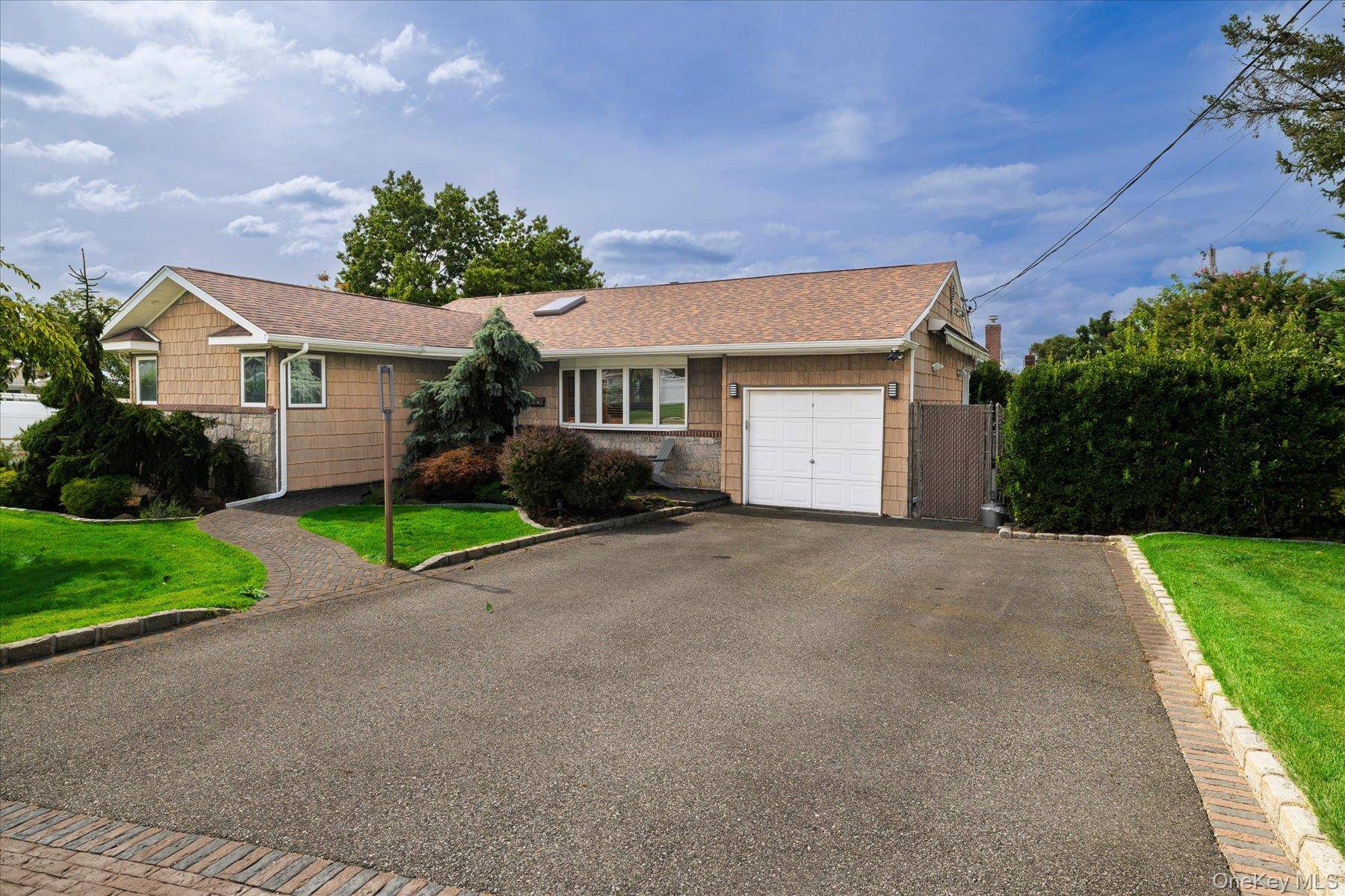2163 Jacqueline AVE, Bellmore, NY 11710
