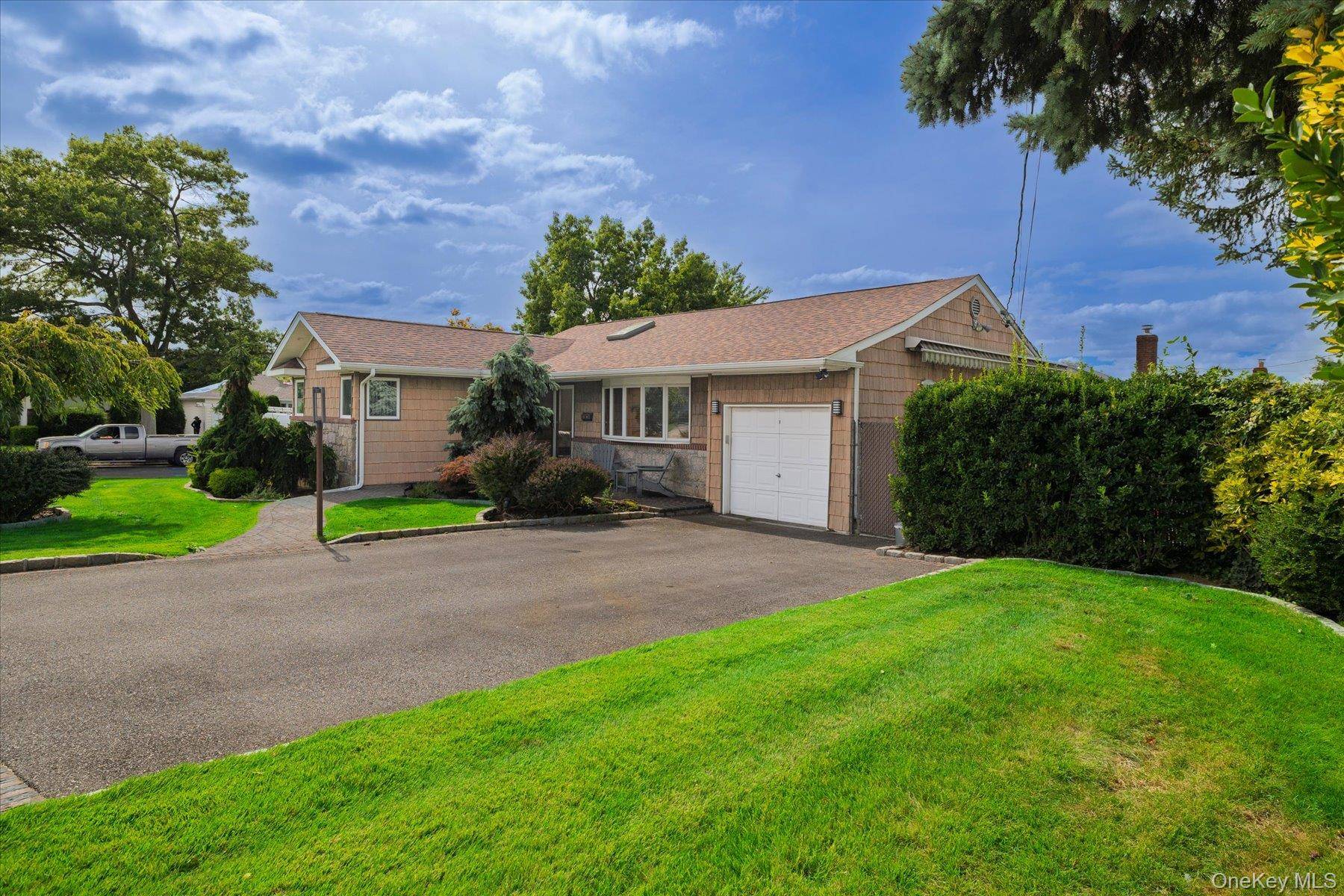 2163 Jacqueline AVE, Bellmore, NY 11710