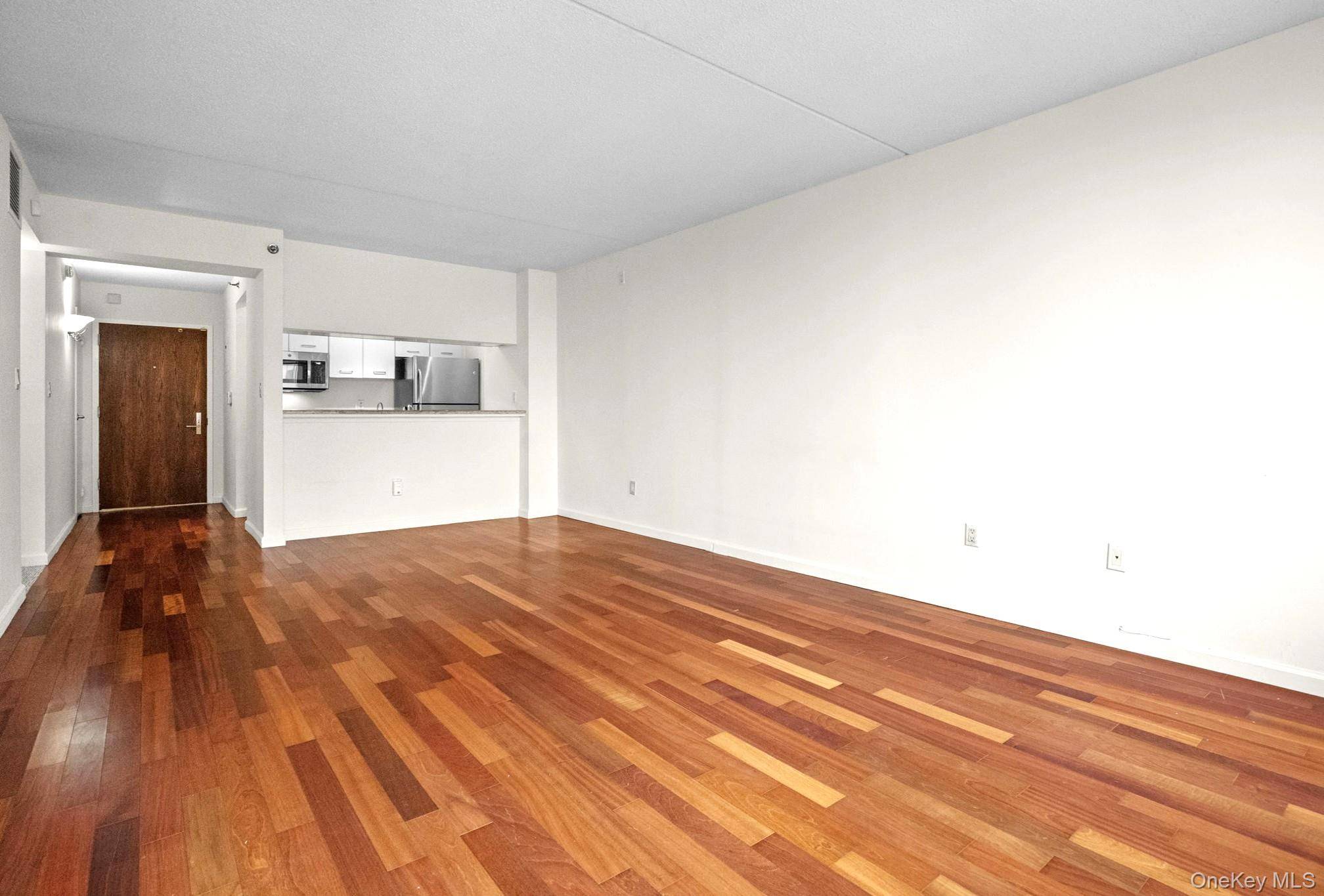 4 Martine AVE #1619, White Plains, NY 10606