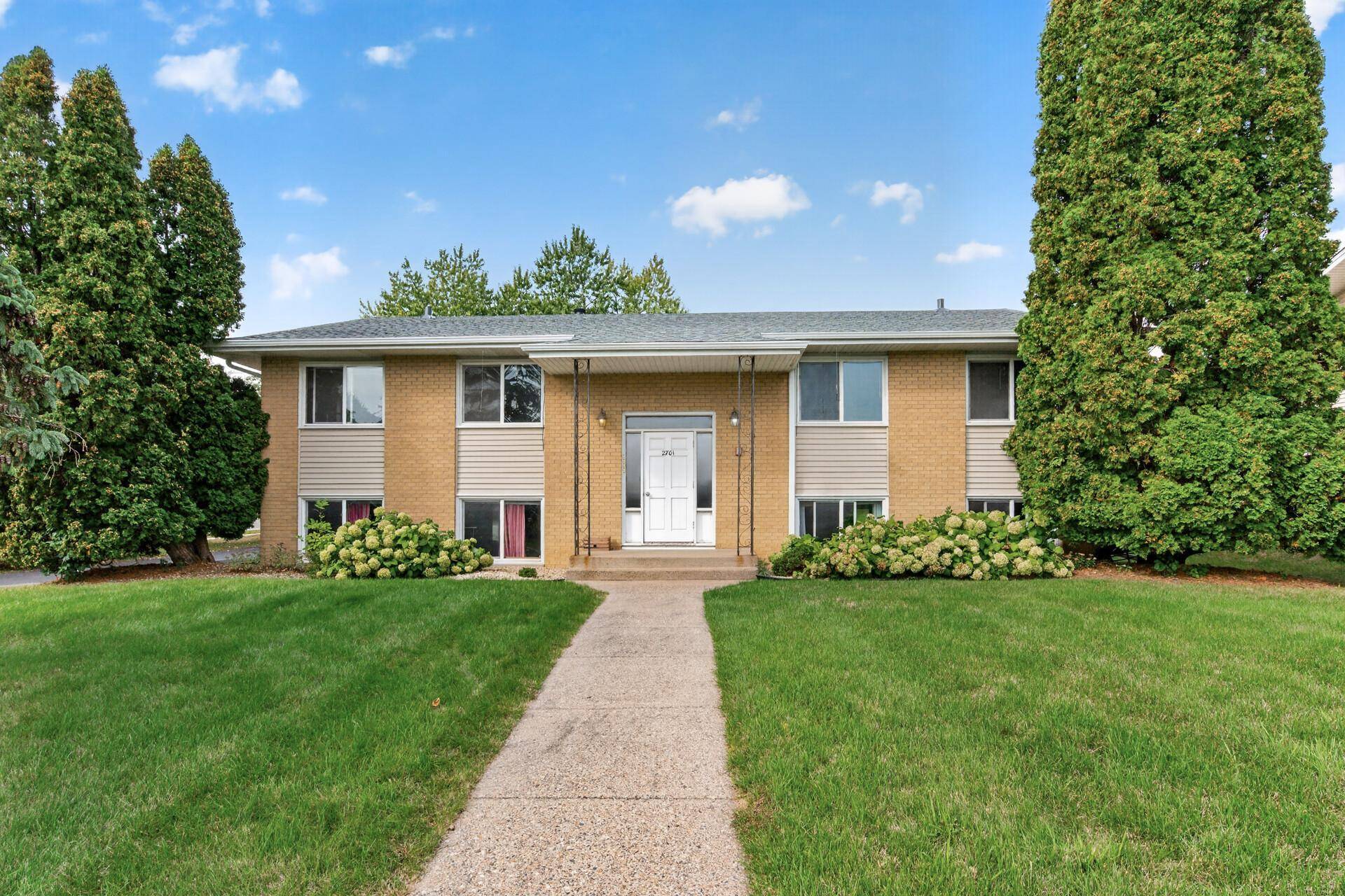 2701 Virginia AVE N, New Hope, MN 55427