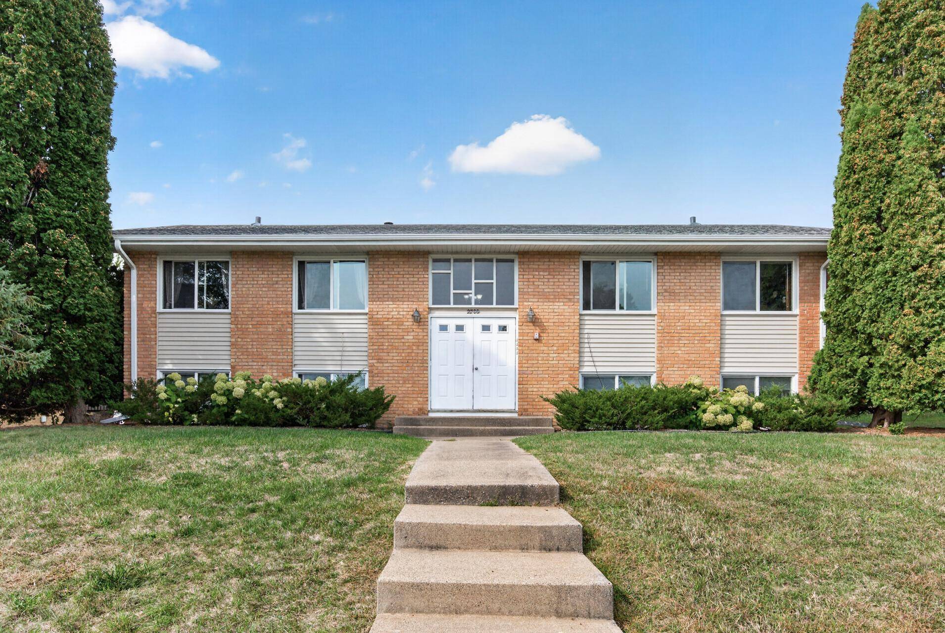 2709 Virginia AVE N, New Hope, MN 55427