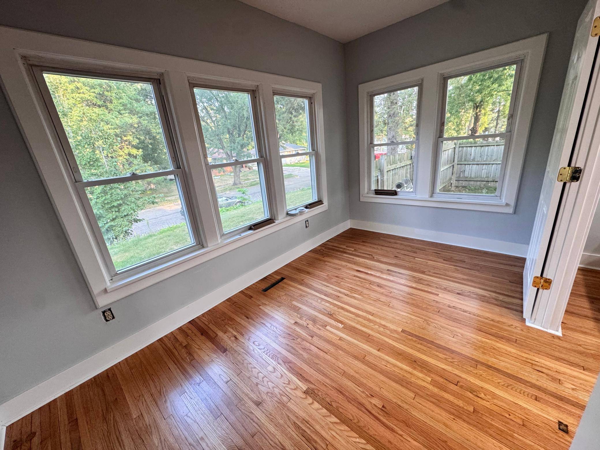 929 Barclay ST, Saint Paul, MN 55106