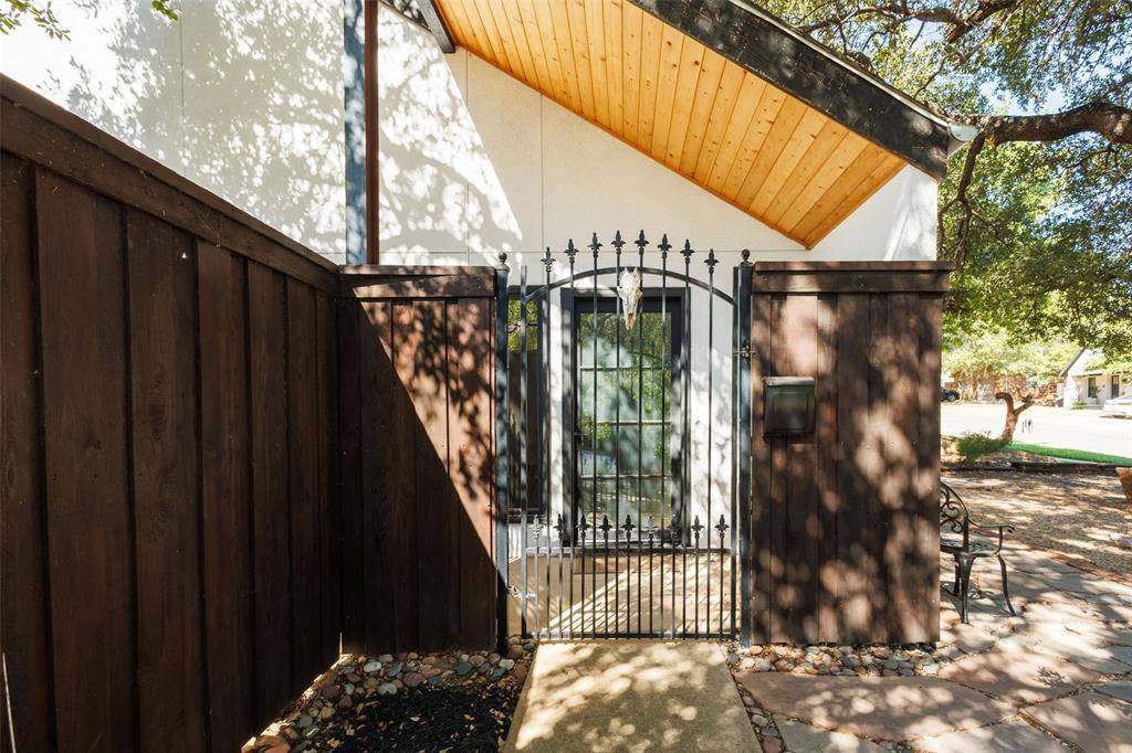 3701 W 5th Street, Fort Worth, TX 76107