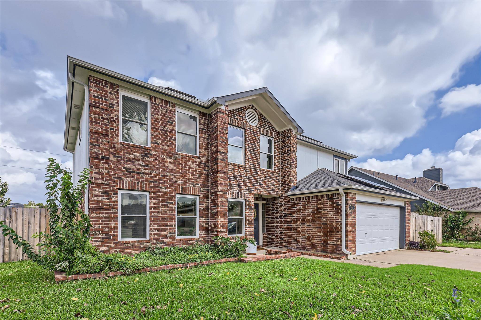 500 Hawthorne LN, Round Rock, TX 78664