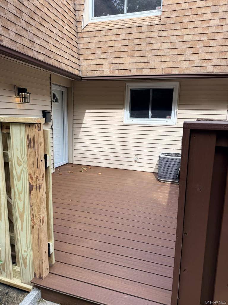 316 Feller DR, Central Islip, NY 11722