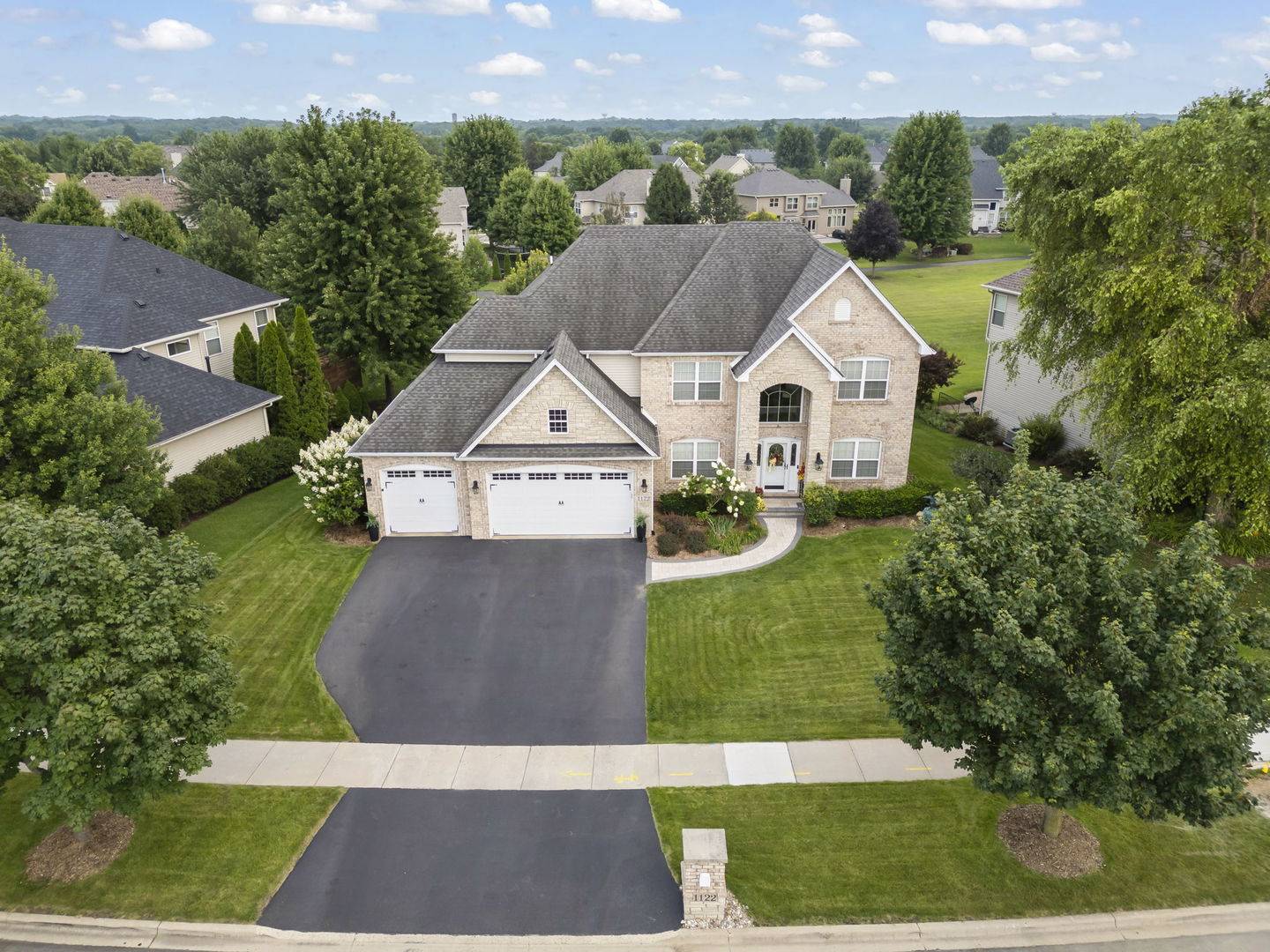 1122 Clearwater DR, Yorkville, IL 60560