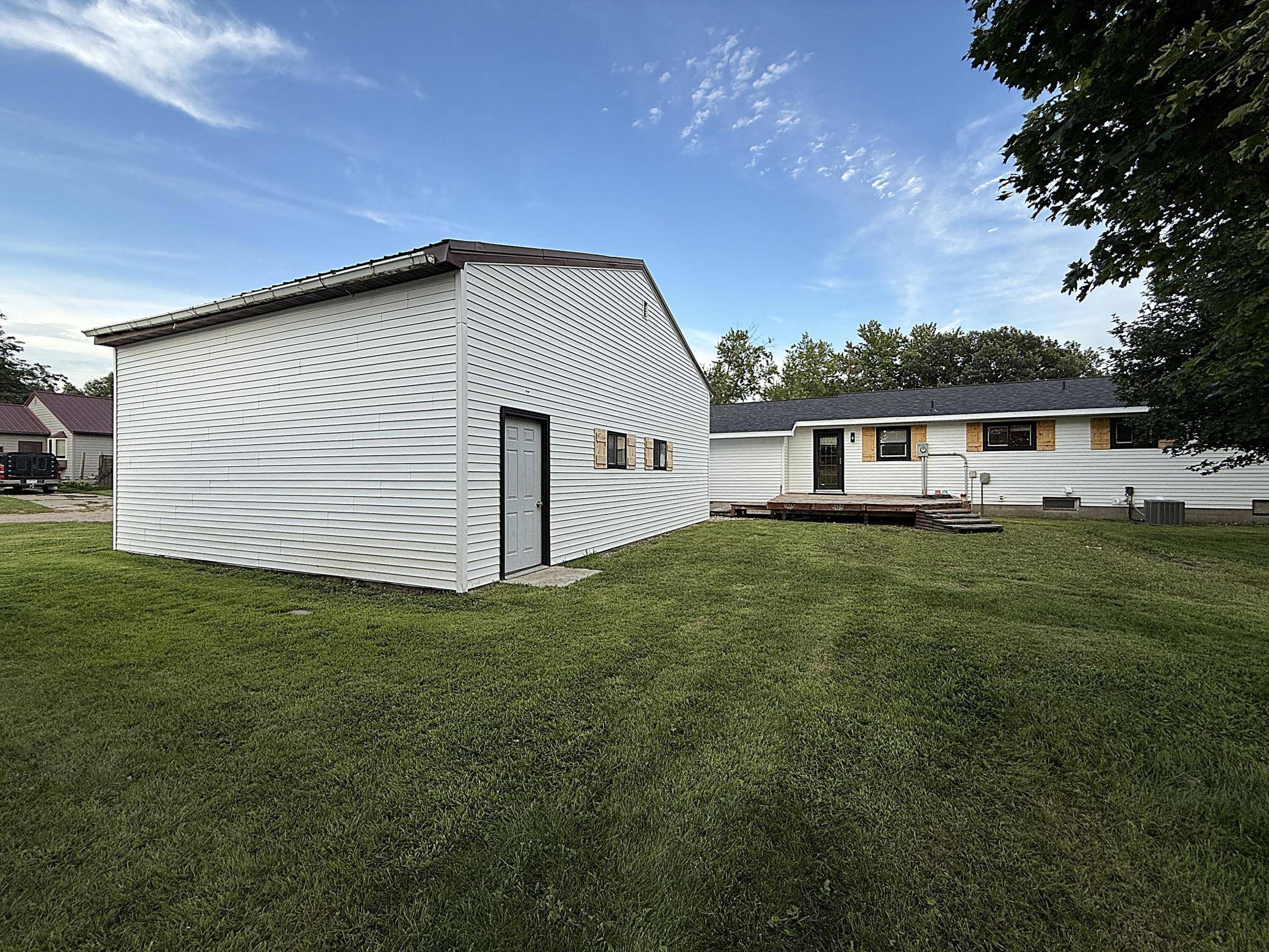 421 9th AVE, Madison, MN 56256