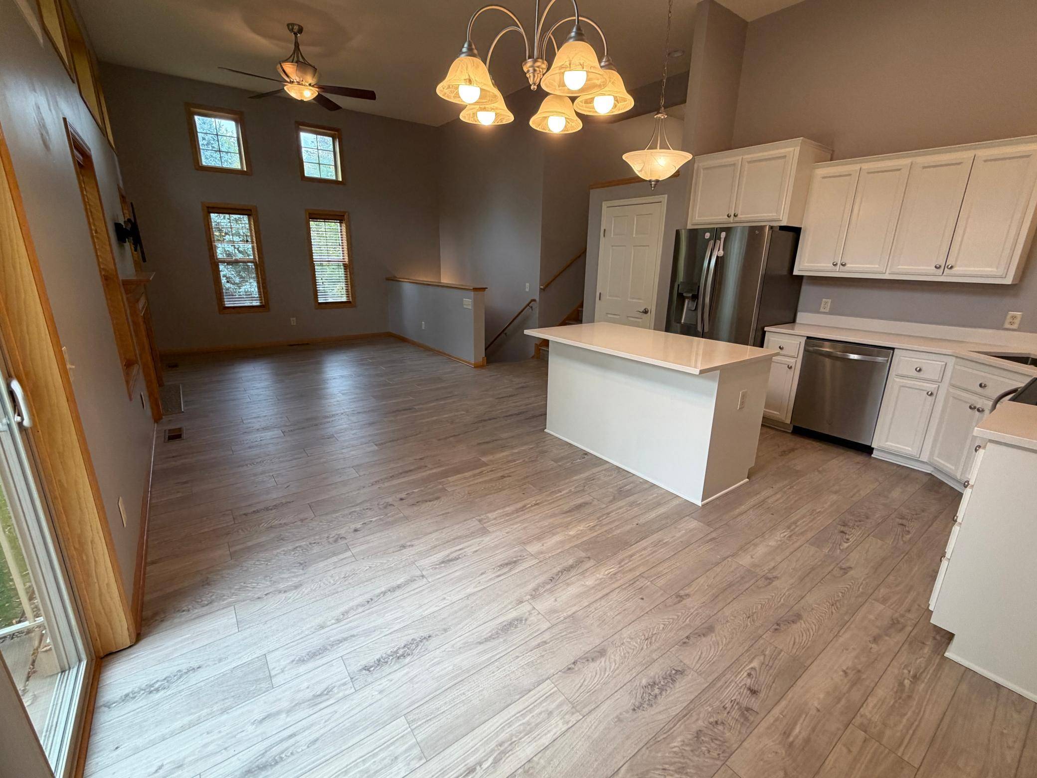 3110 Frontier DR, Woodbury, MN 55129