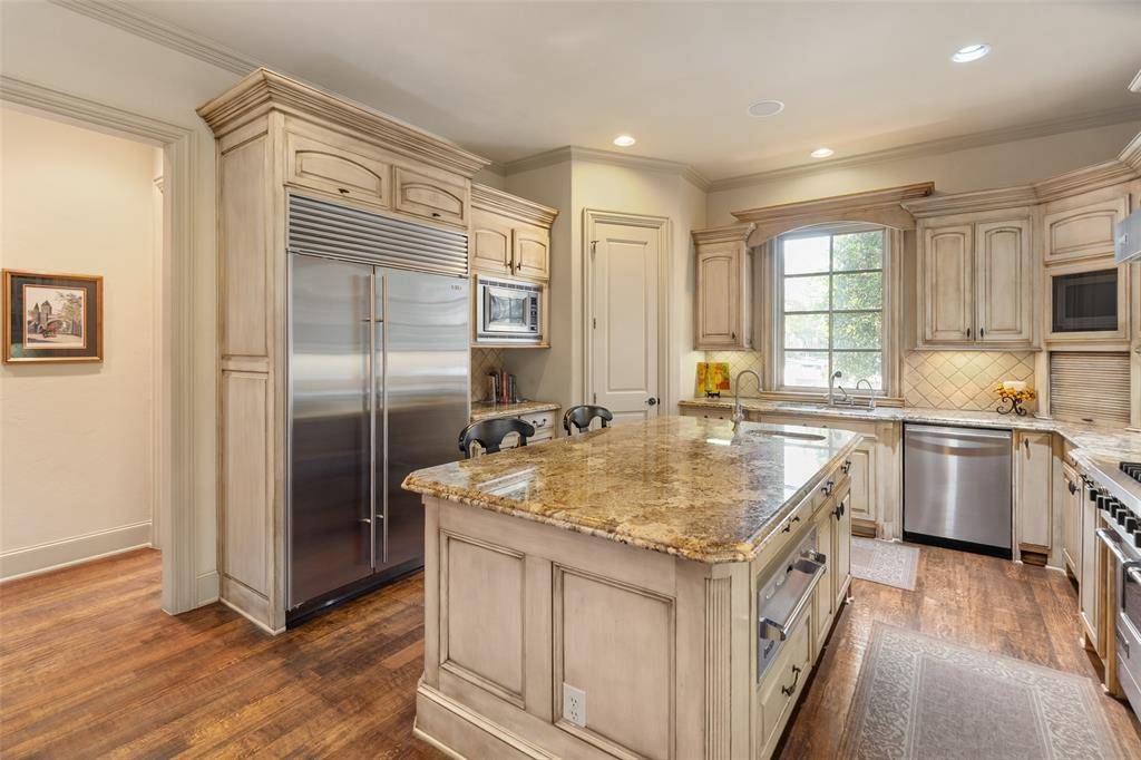 12010 Edgestone Road, Dallas, TX 75230