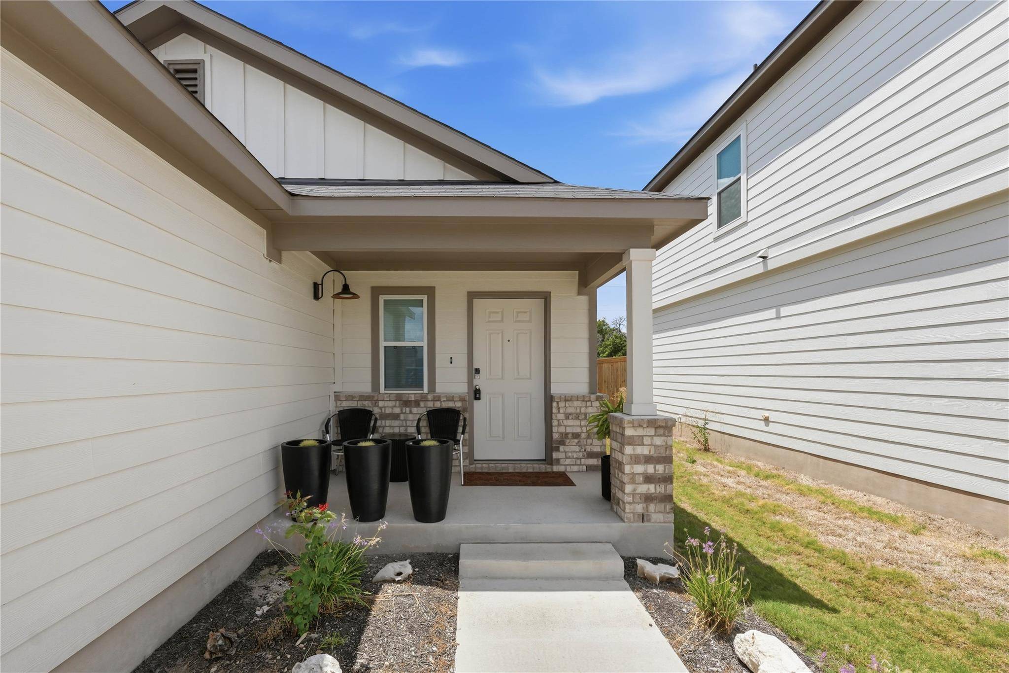 301 Old Stagecoach RD, Jarrell, TX 76537