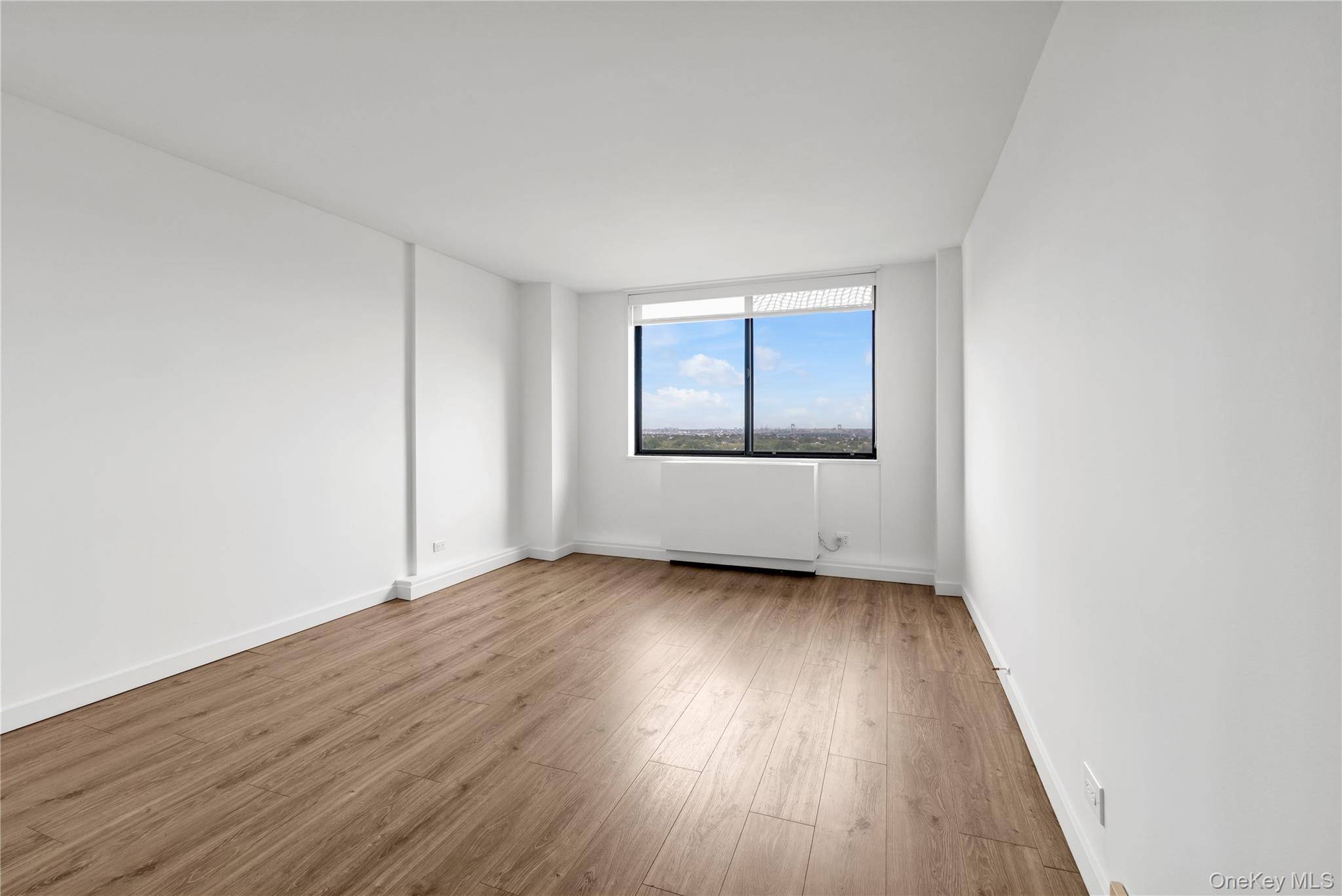 2 Bay Club DR #20-O, Bayside, NY 11360