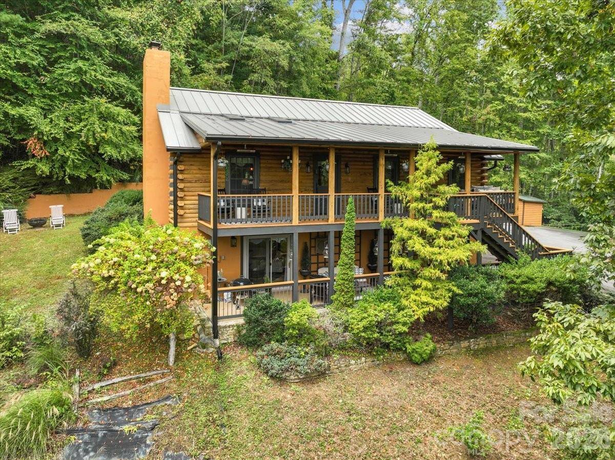 357 Rosewood LN, Burnsville, NC 28714