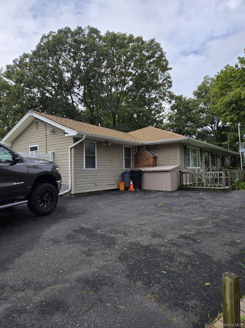 34 Floyd RD, Shirley, NY 11967