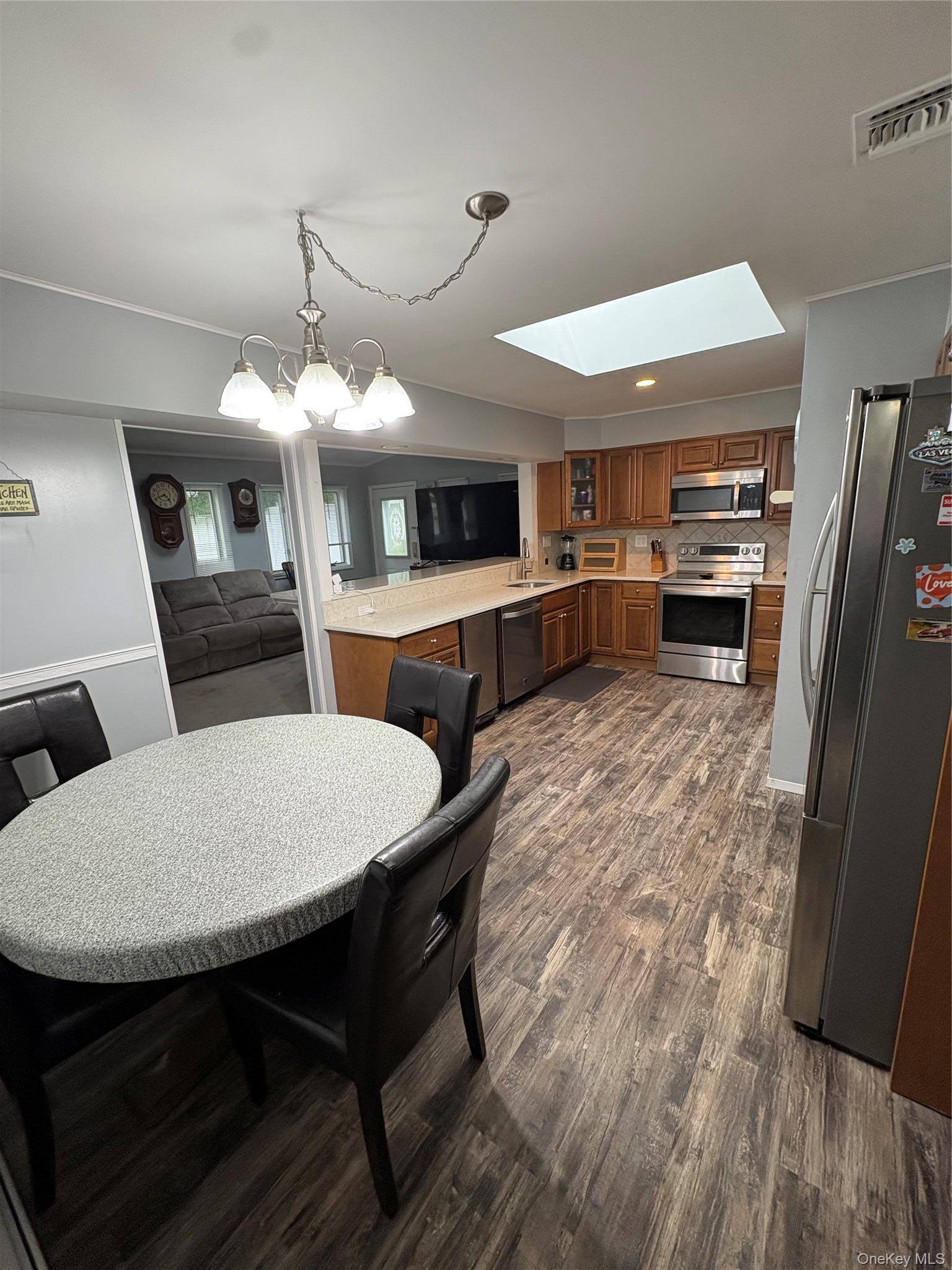34 Floyd RD, Shirley, NY 11967