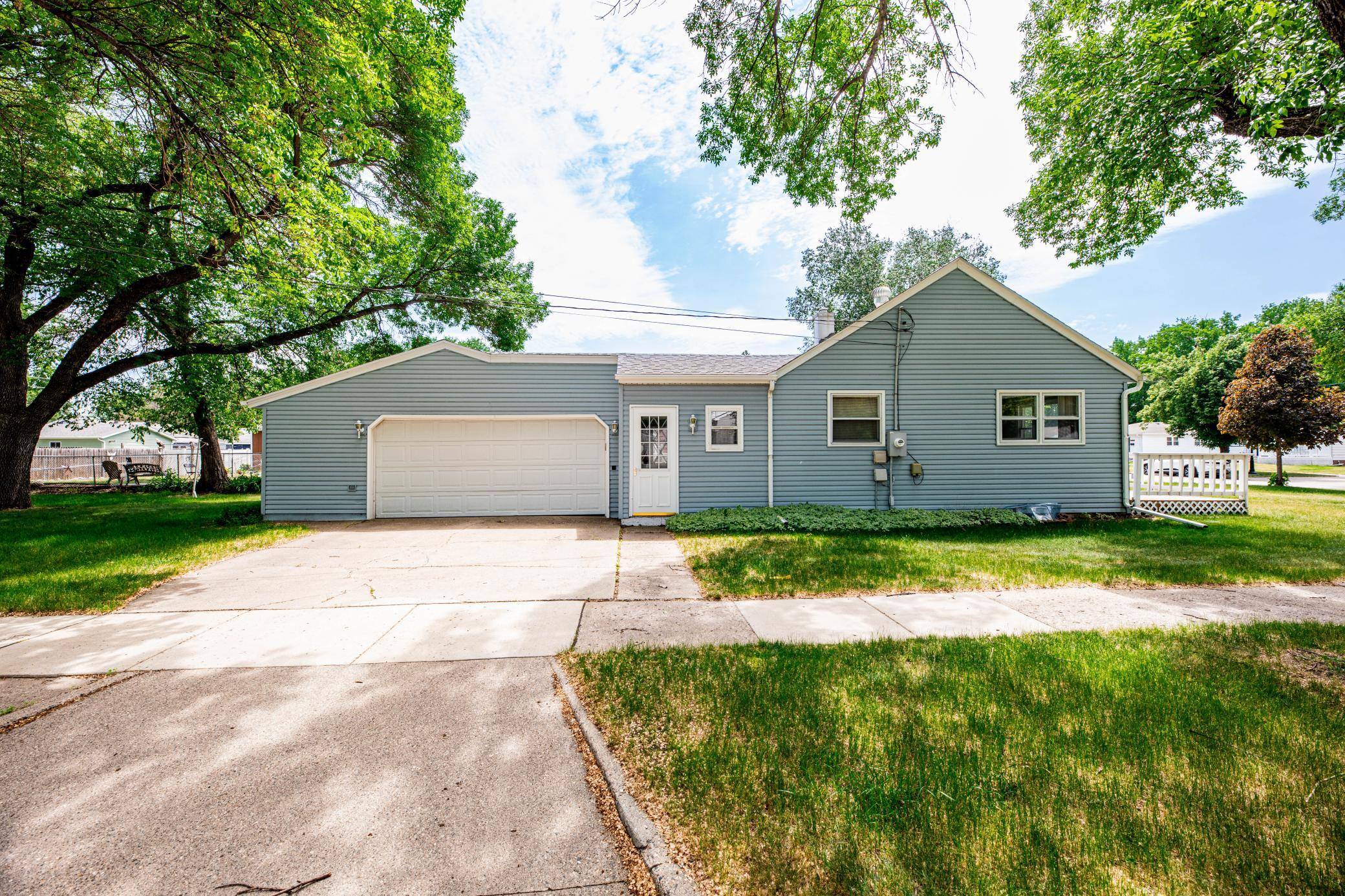 1602 14 1/2 ST S, Fargo, ND 58103