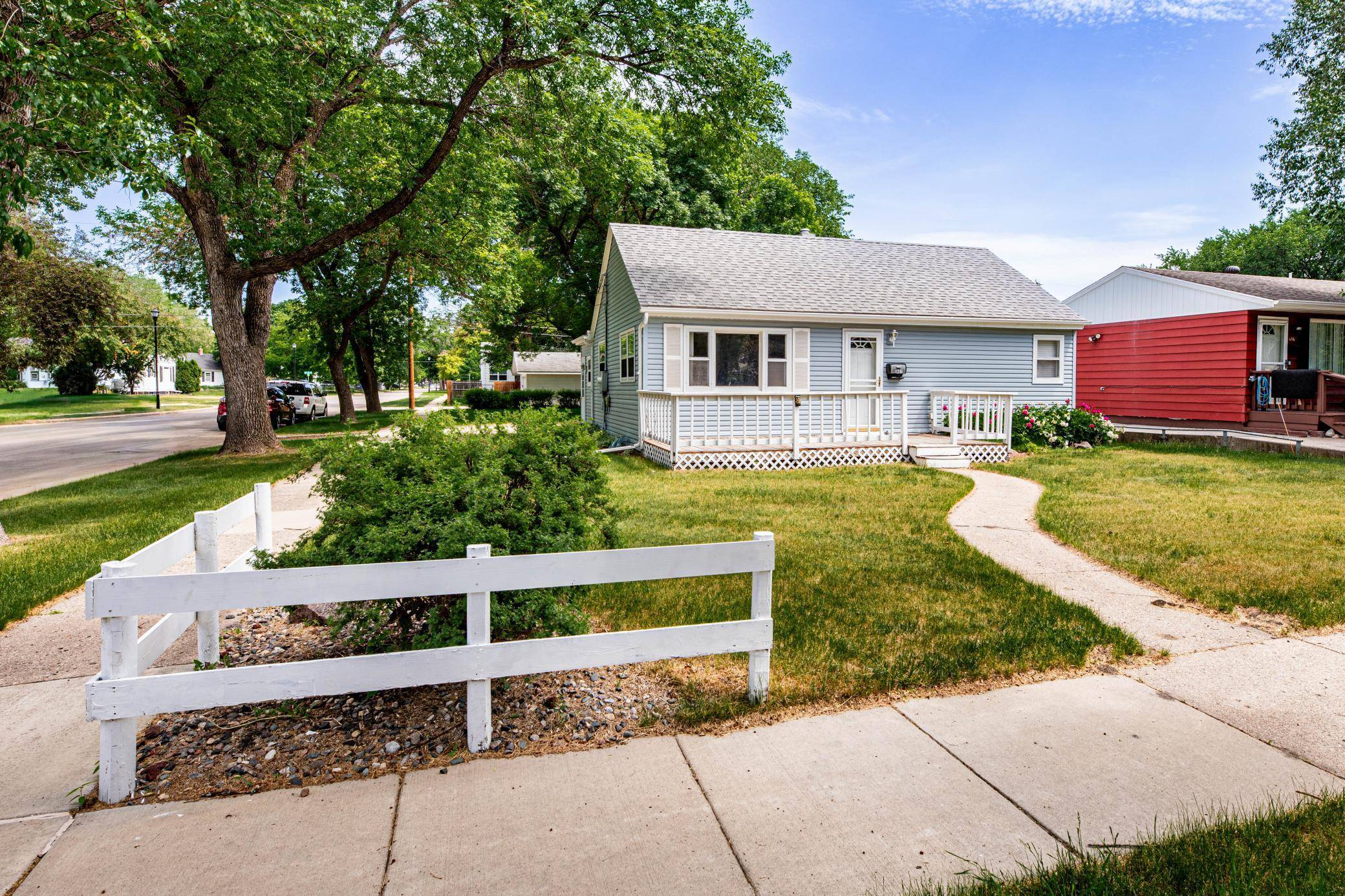 1602 14 1/2 ST S, Fargo, ND 58103