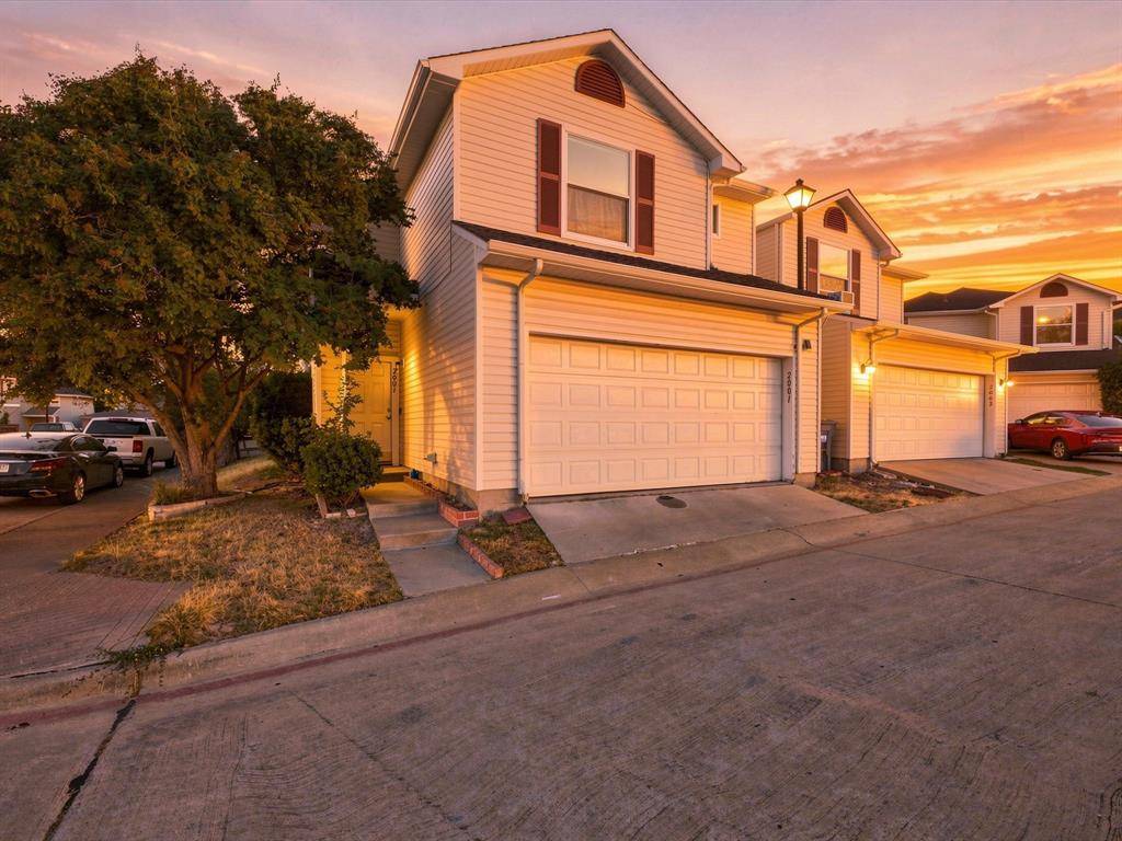 2001 Waleska Plaza, Dallas, TX 75211