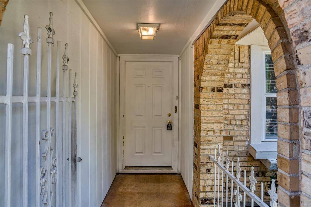 1000 Springdale Road, Bedford, TX 76021