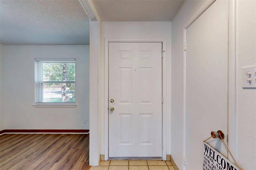 1000 Springdale Road, Bedford, TX 76021