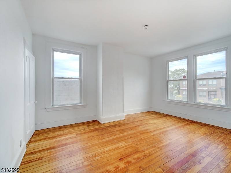 444 N Broad St, Elizabeth City, NJ 07208