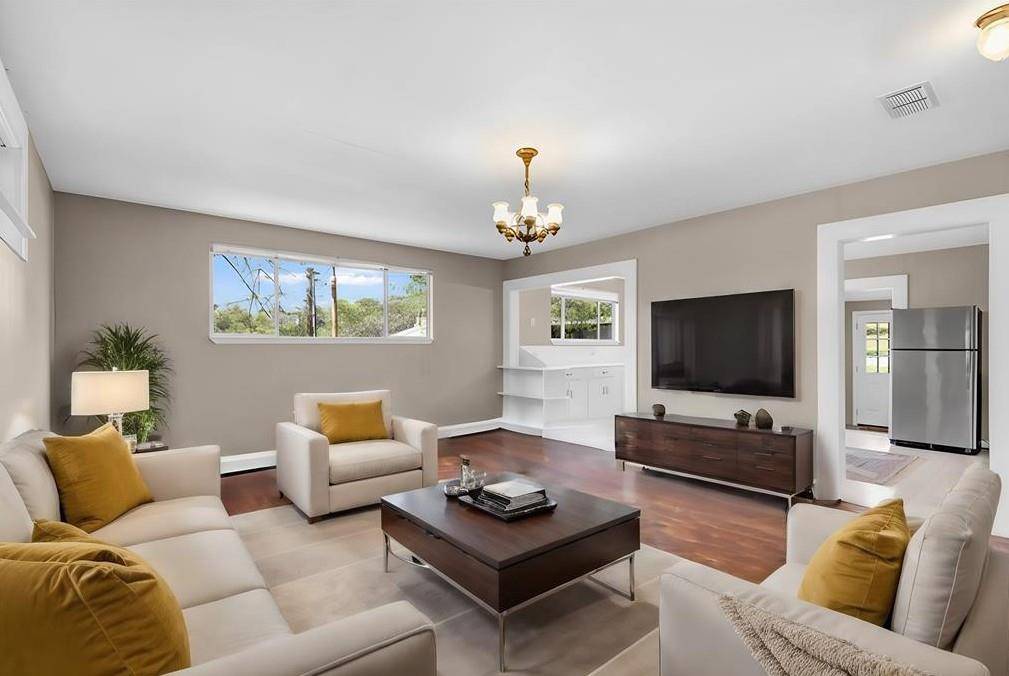 24801 Lake View DR, Spicewood, TX 78669