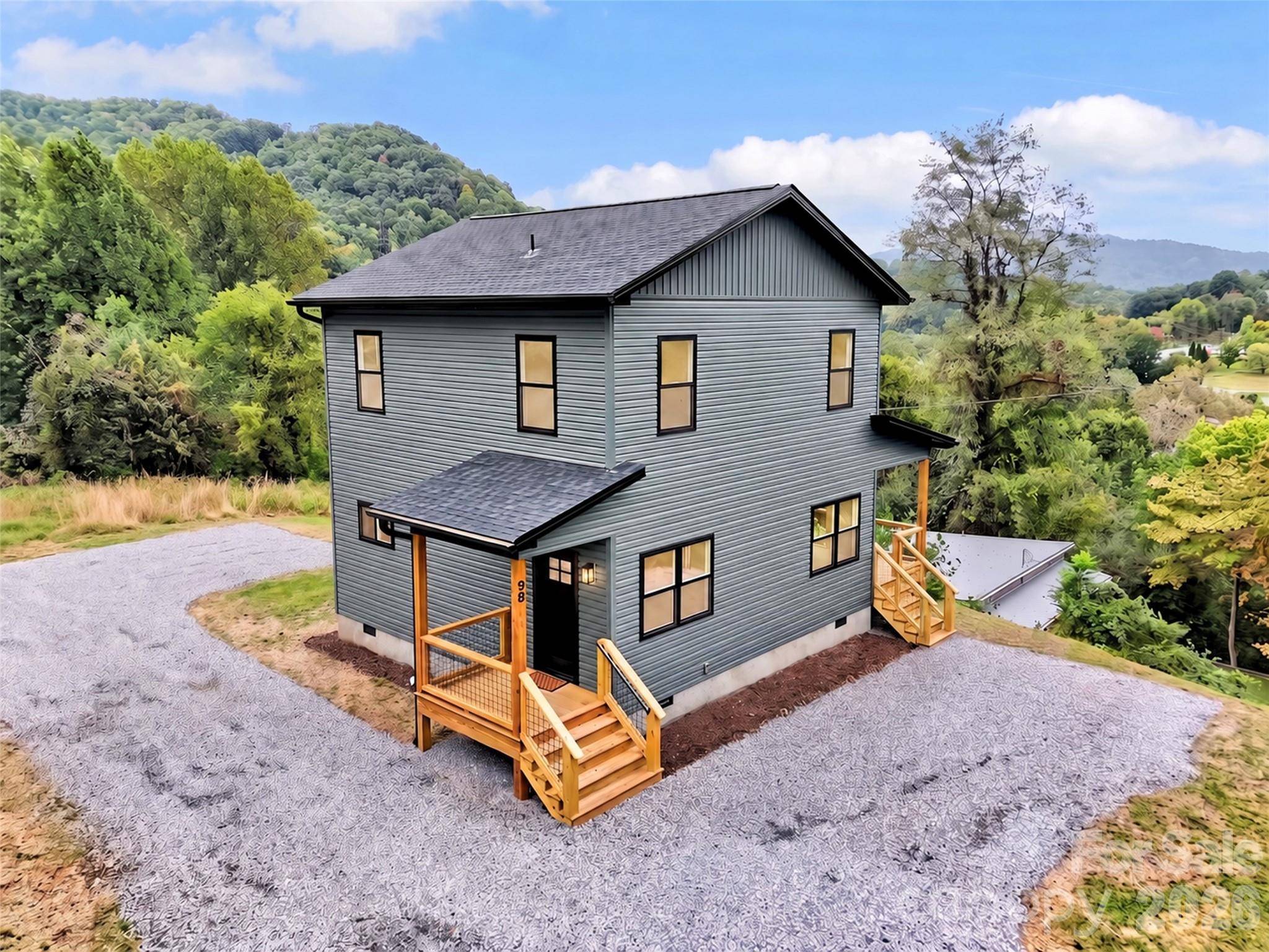 98 Mcelroy ST, Waynesville, NC 28786