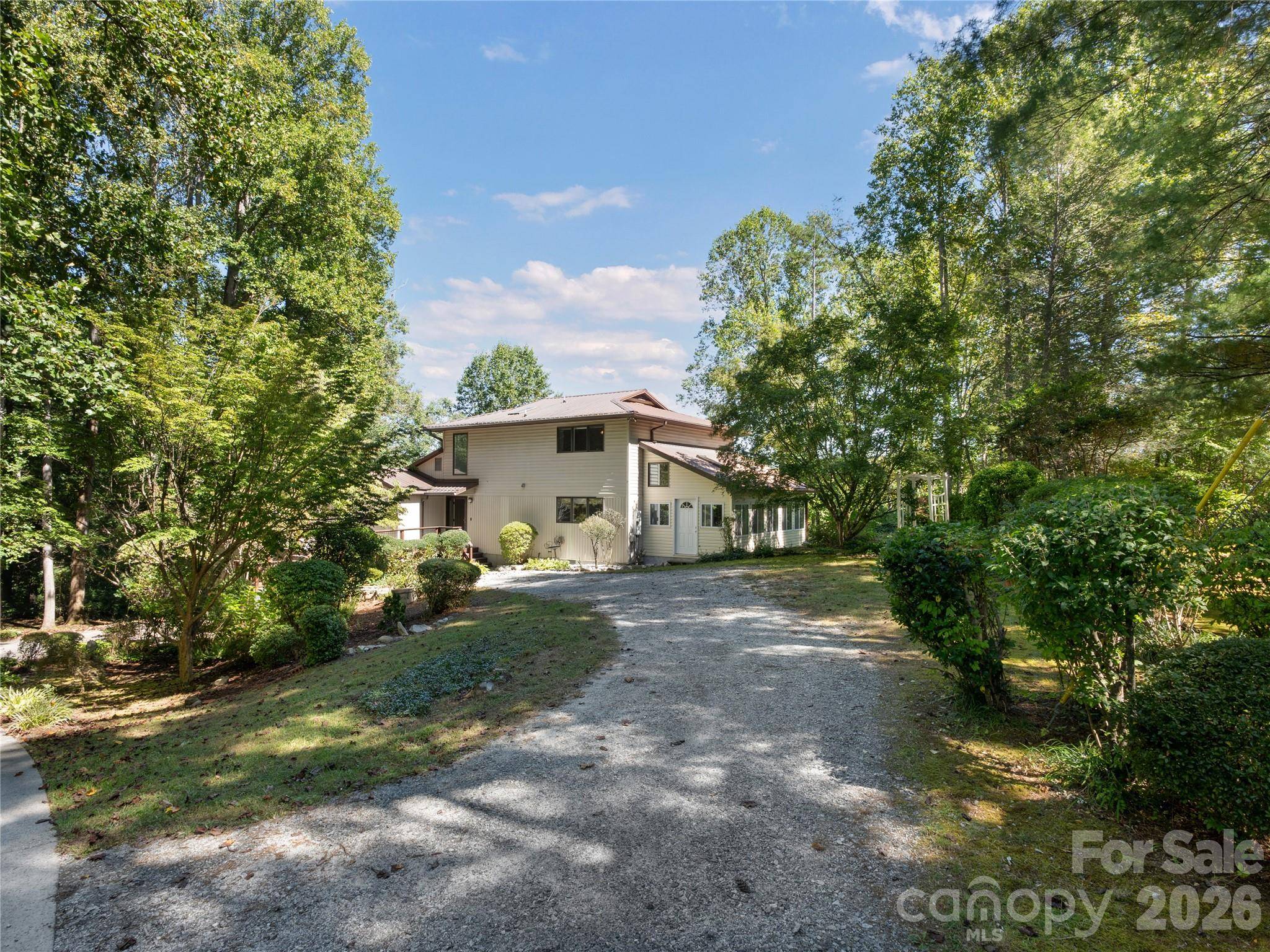 623 Owensby RD, Hendersonville, NC 28792