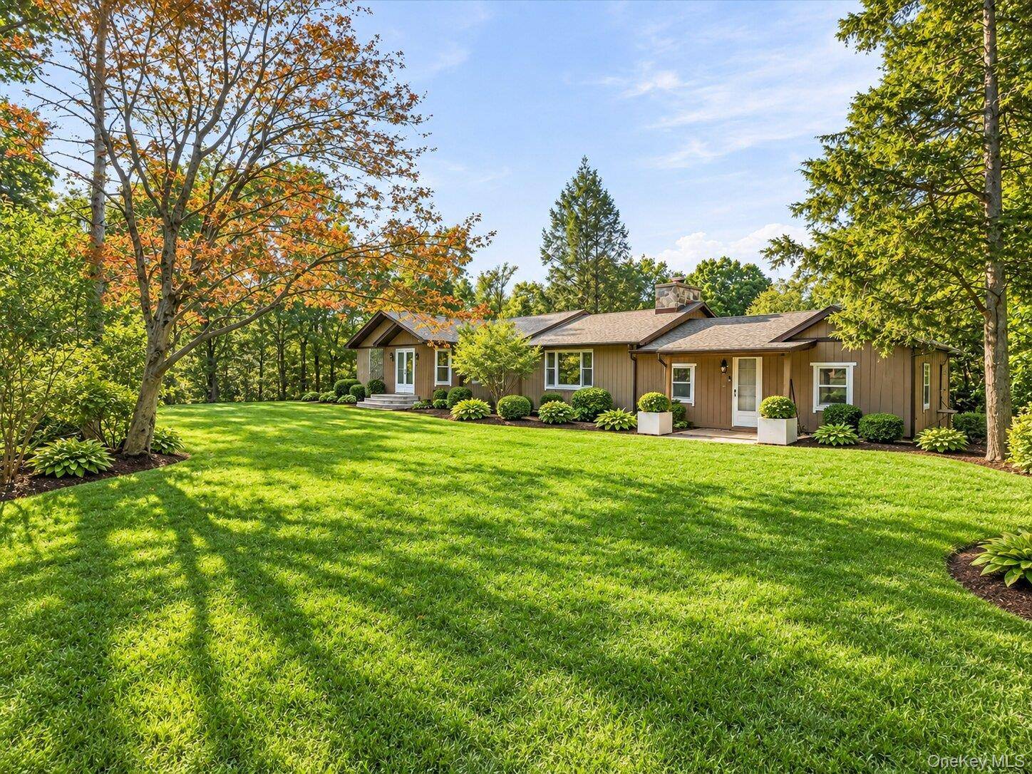401 Ruskey LN, Hyde Park, NY 12538