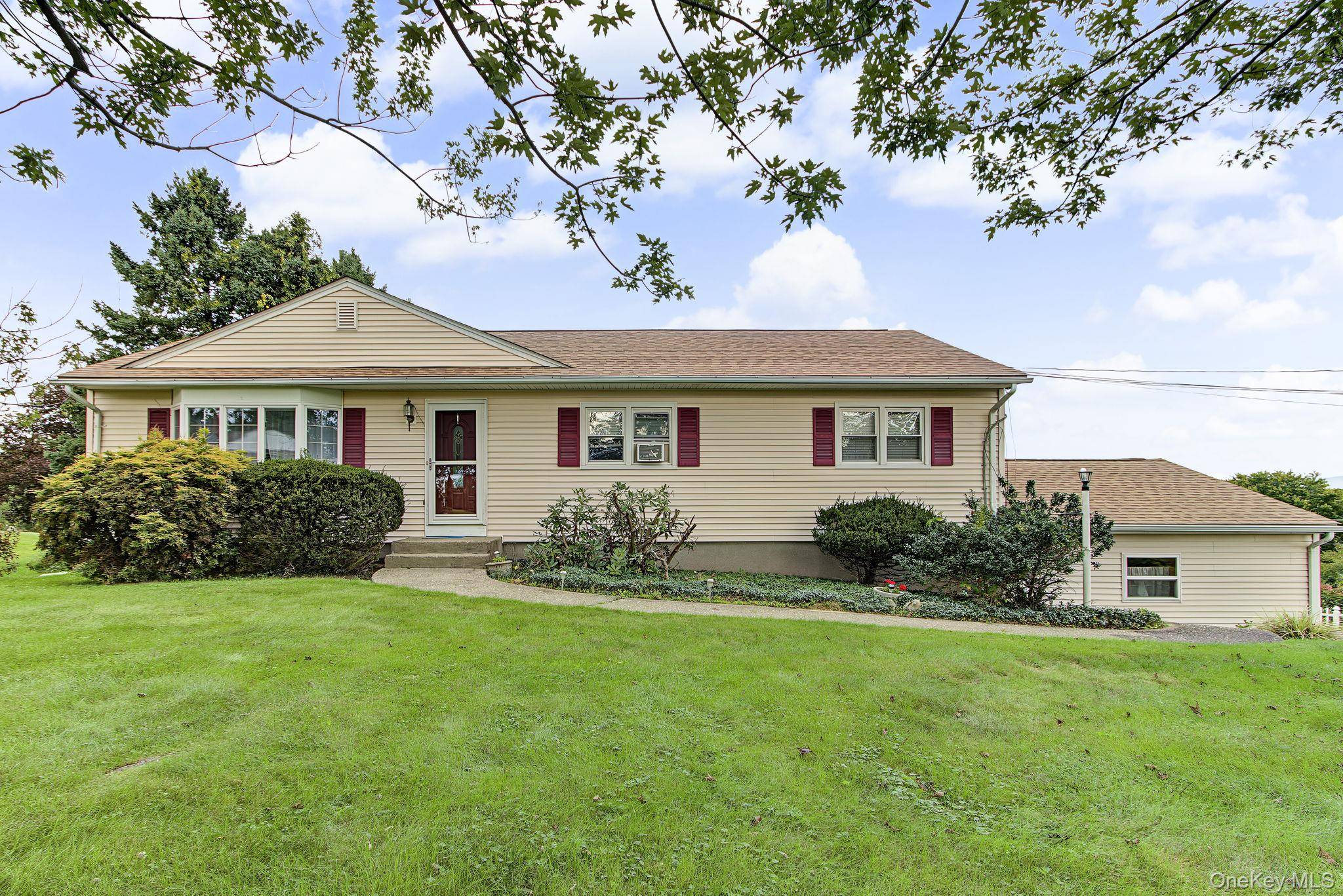 4 Davies DR, Wappingers Falls, NY 12590