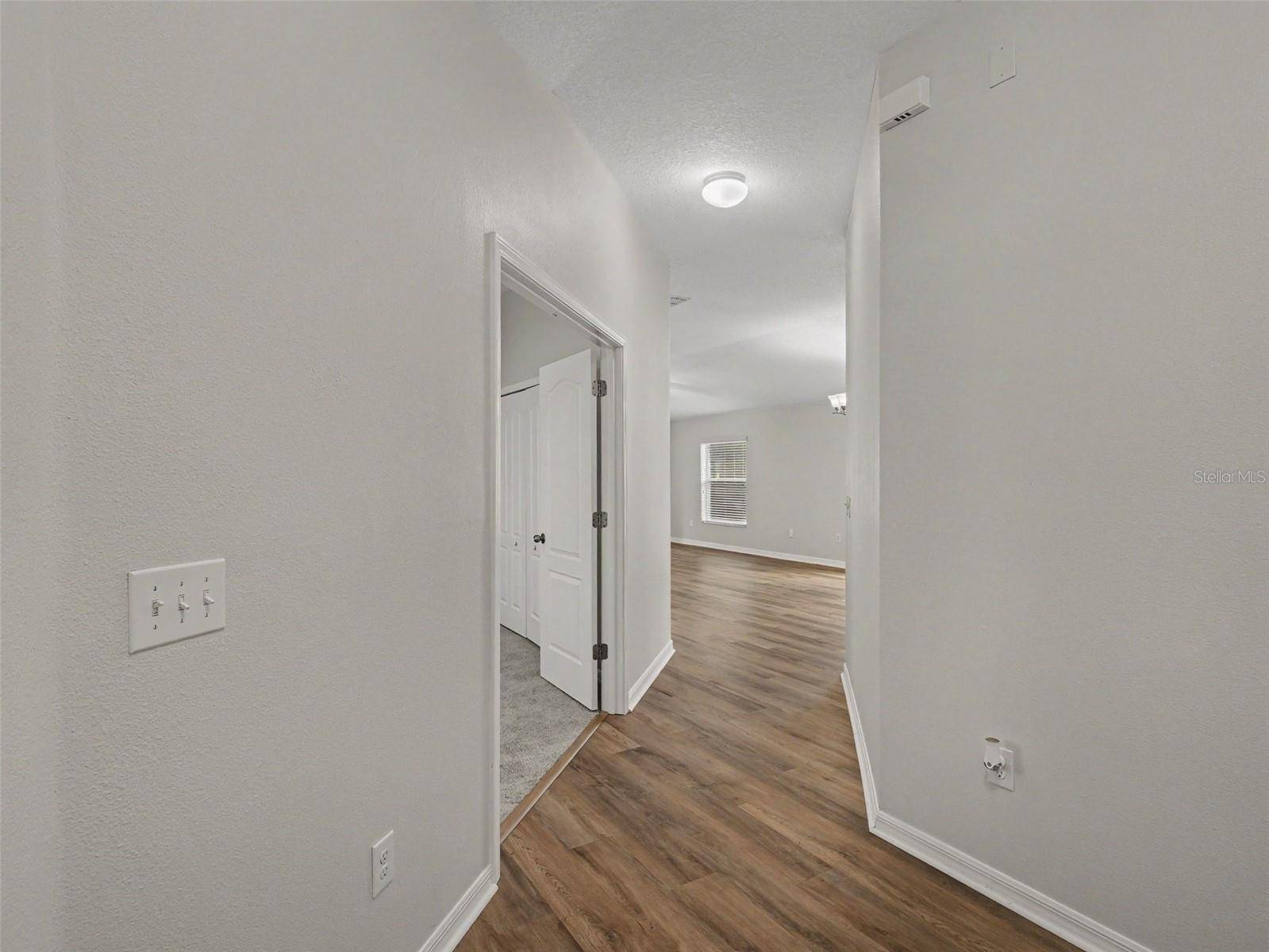10614 SUMMER AZURE DR, Riverview, FL 33578