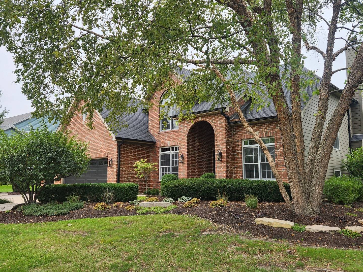 2211 Joyce LN, Naperville, IL 60564