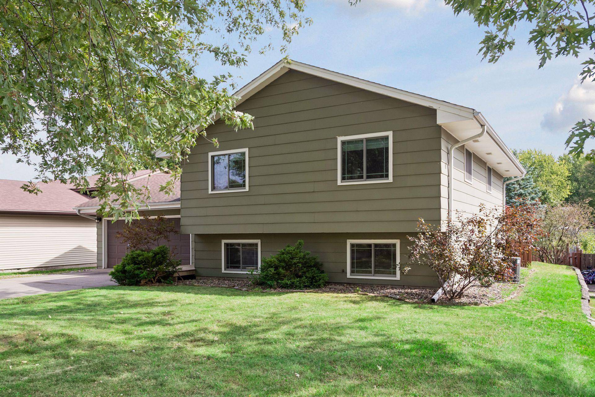 6364 Crosby AVE, Inver Grove Heights, MN 55076