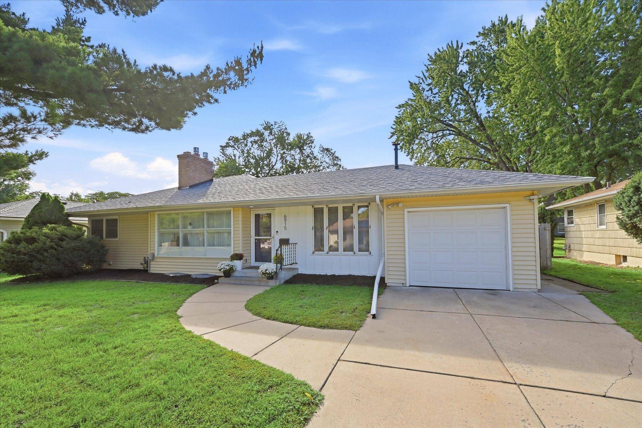 6915 W 23rd ST, Saint Louis Park, MN 55426