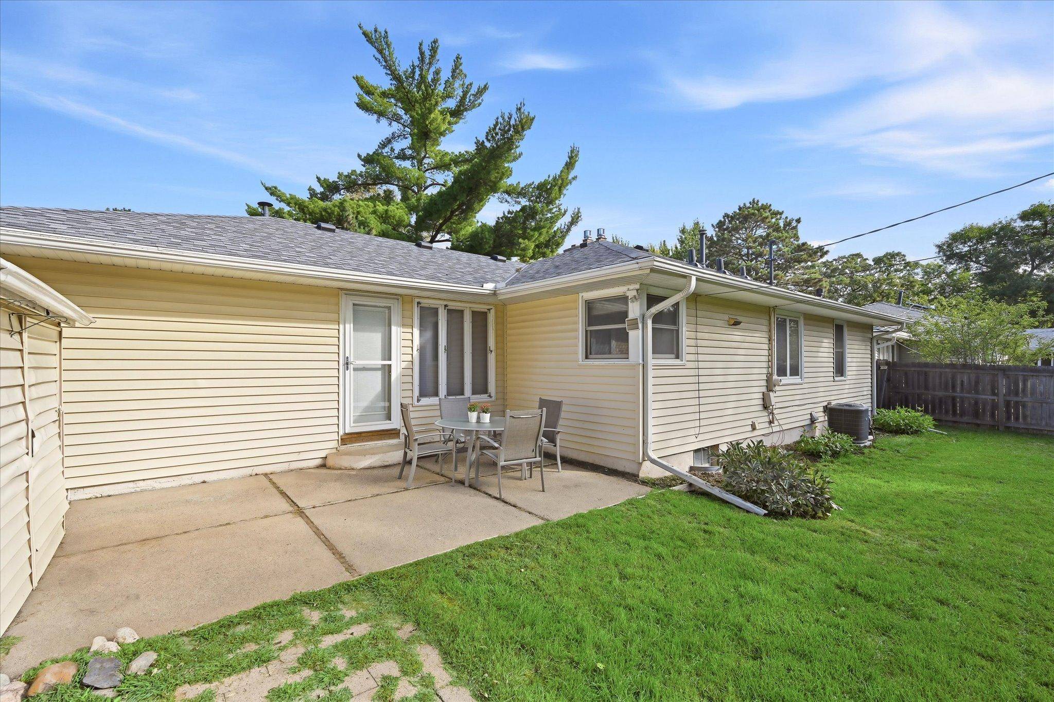 6915 W 23rd ST, Saint Louis Park, MN 55426