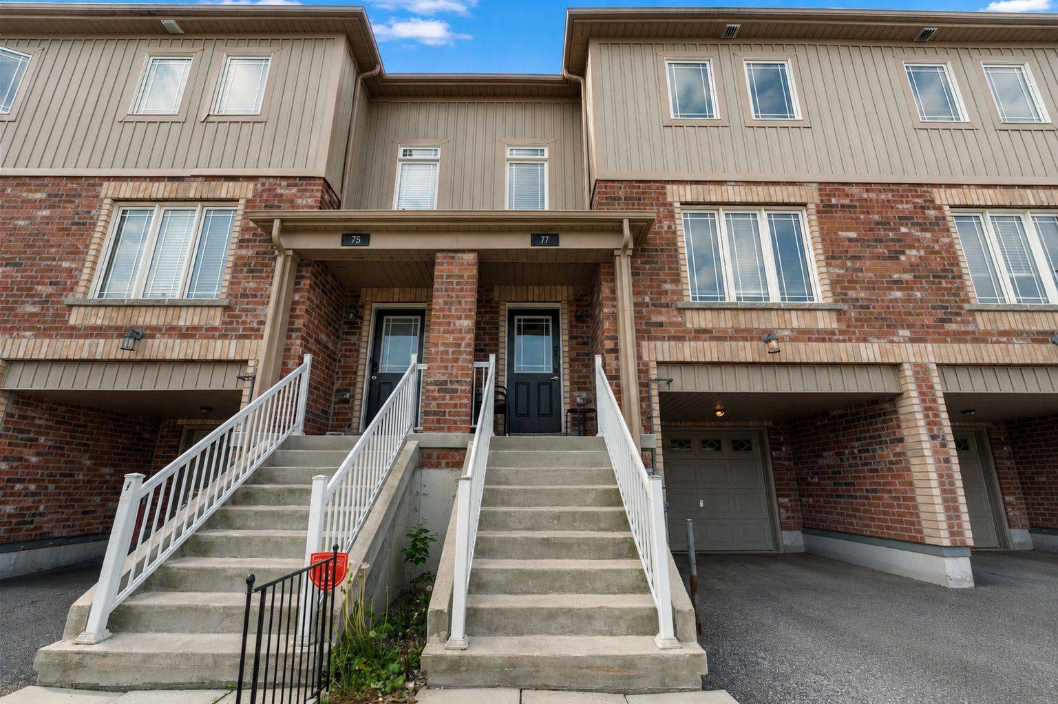 77 Franks WAY, Barrie, ON L4N 3J1
