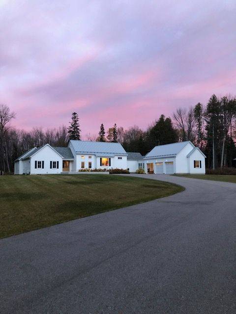 24 Windfield DR W, Oro-medonte, ON L0L 2L0