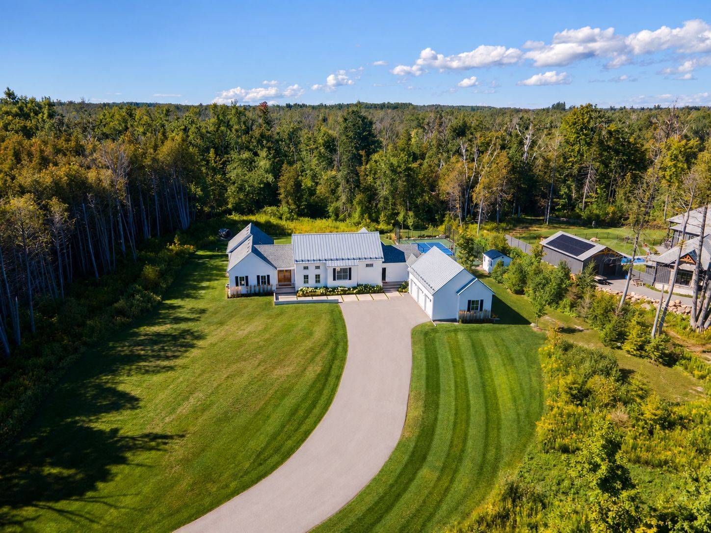 24 Windfield DR W, Oro-medonte, ON L0L 2L0