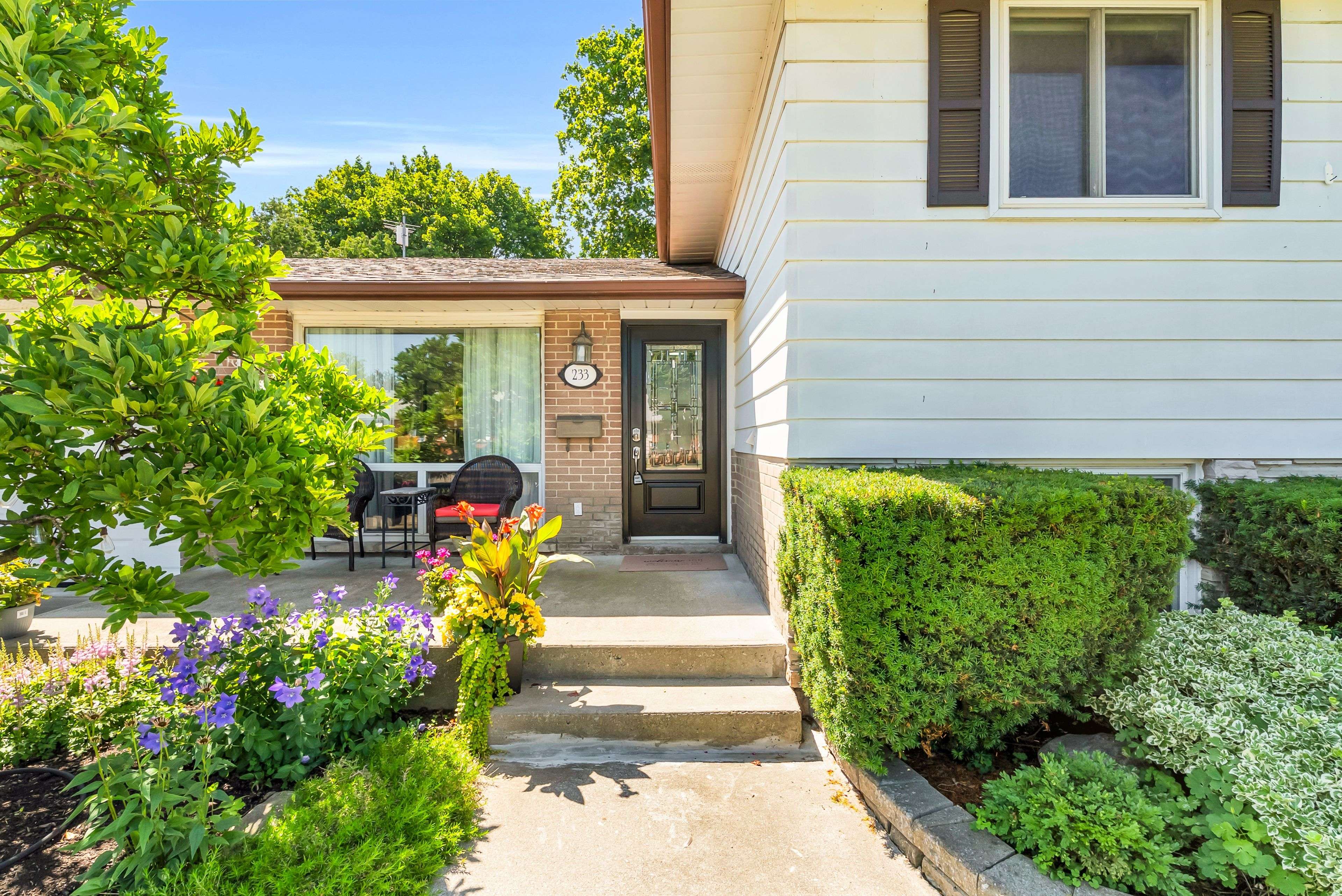 233 Elmore DR, Halton Hills, ON L7J 1T8