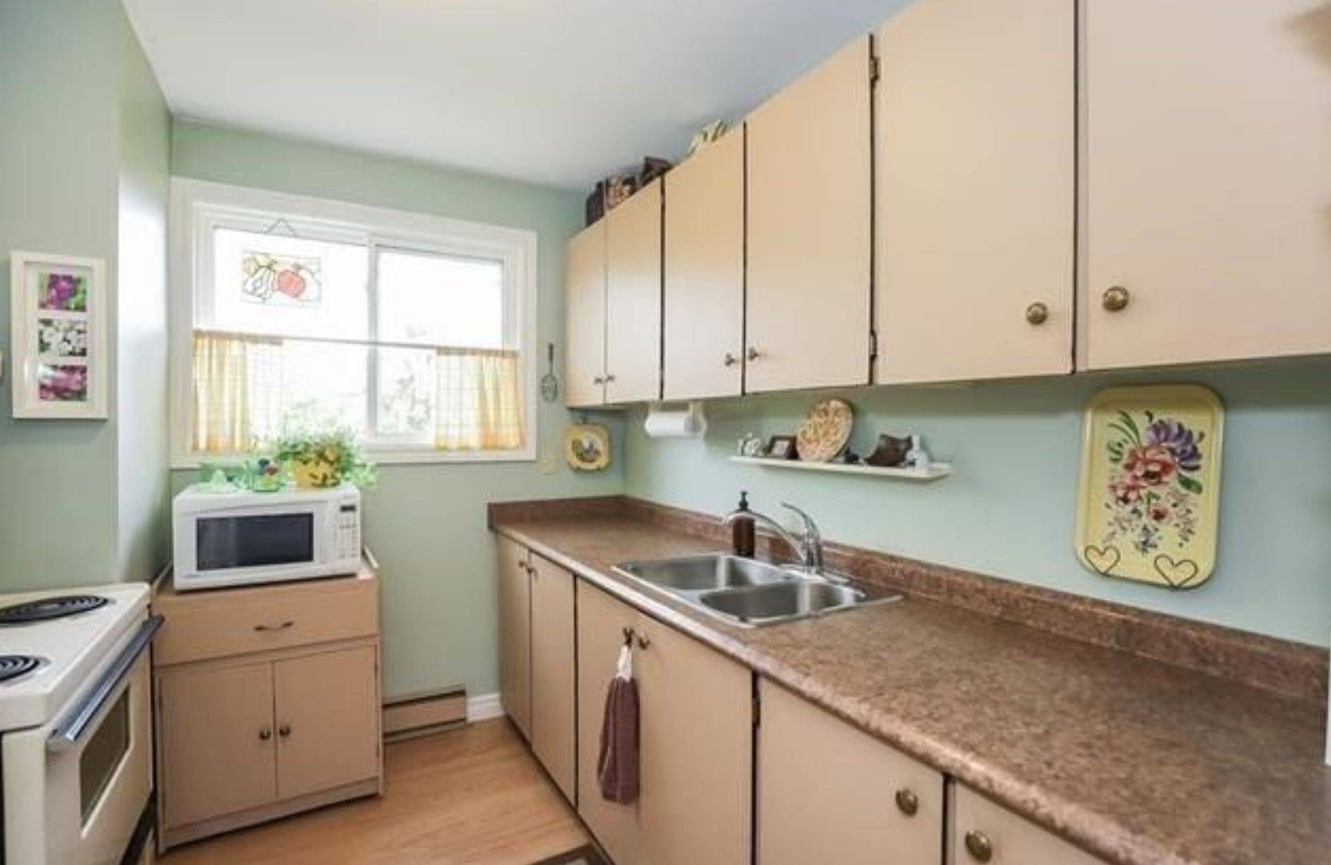 125 Livingston AVE #4, Grimsby, ON L3M 4S5