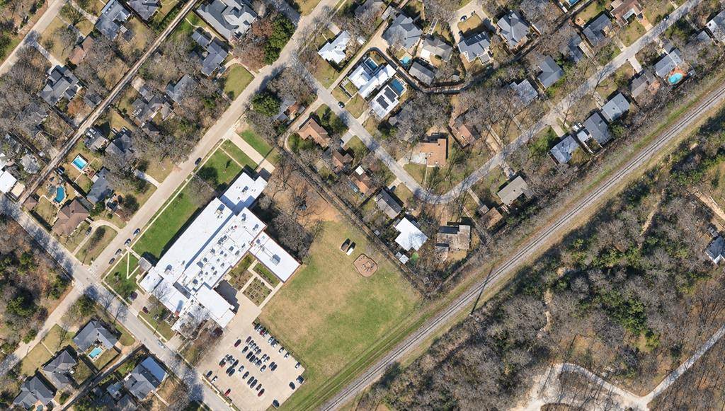 1727 Whittier Avenue, Dallas, TX 75218