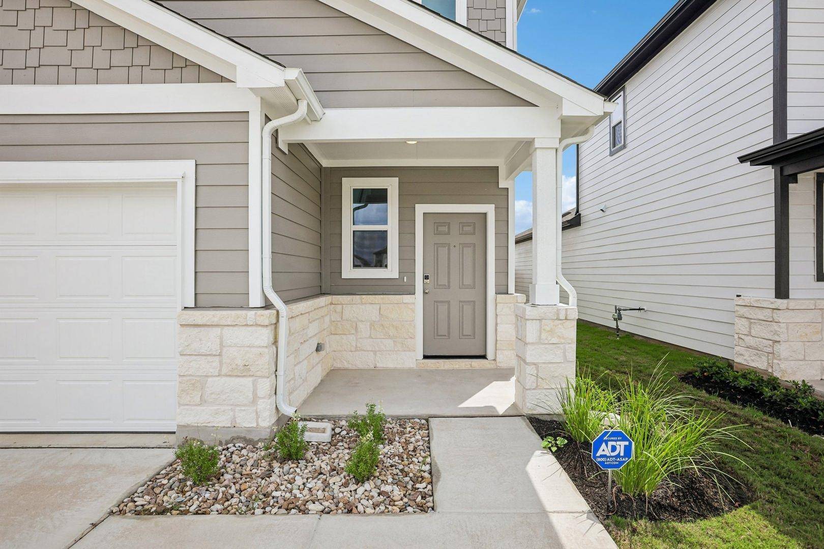 143 Hornet ST, Elgin, TX 78621