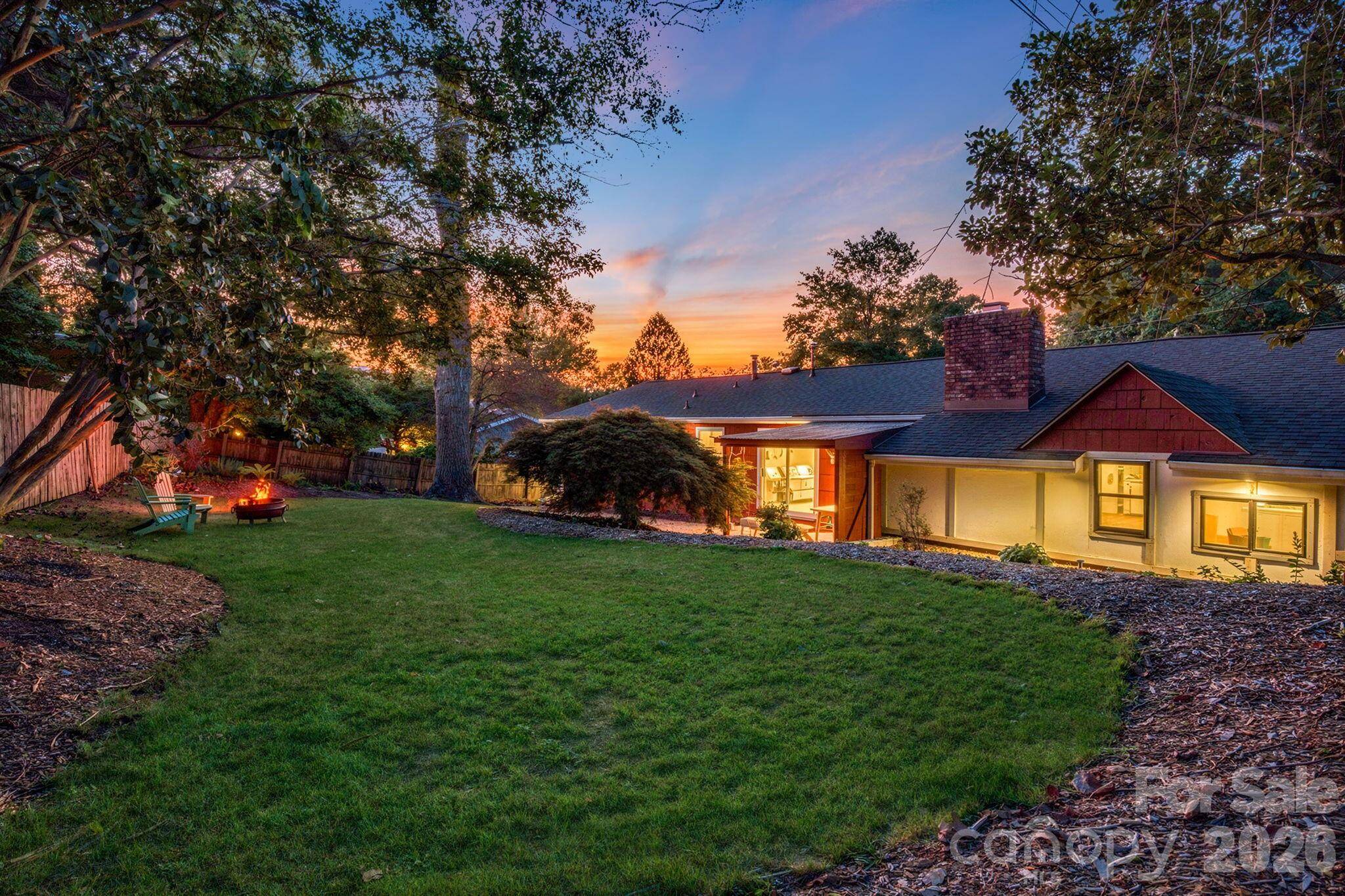 5 W Maple DR, Asheville, NC 28805