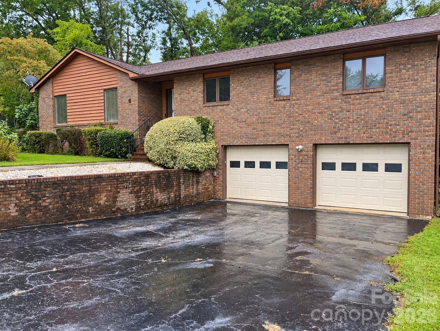 6 Daniel DR, Fletcher, NC 28732