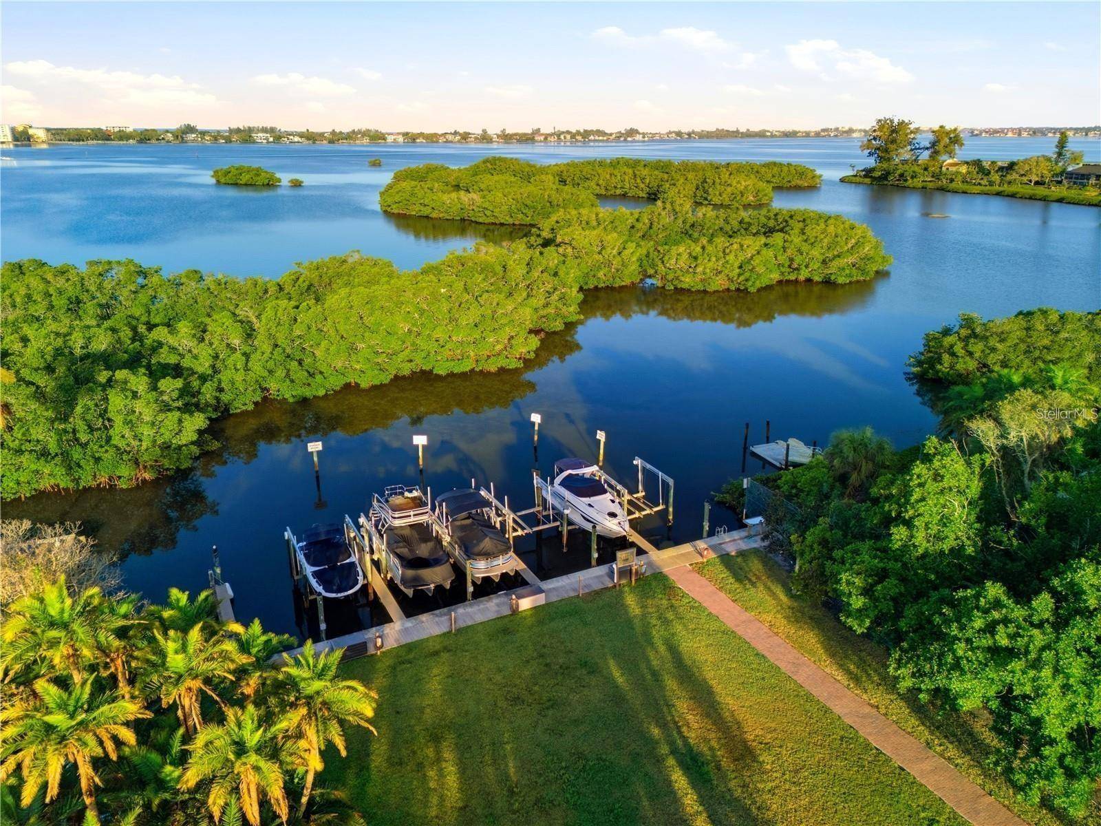 1740 ASSISI DR, Sarasota, FL 34231