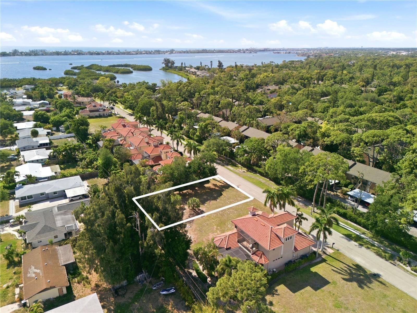 1740 ASSISI DR, Sarasota, FL 34231