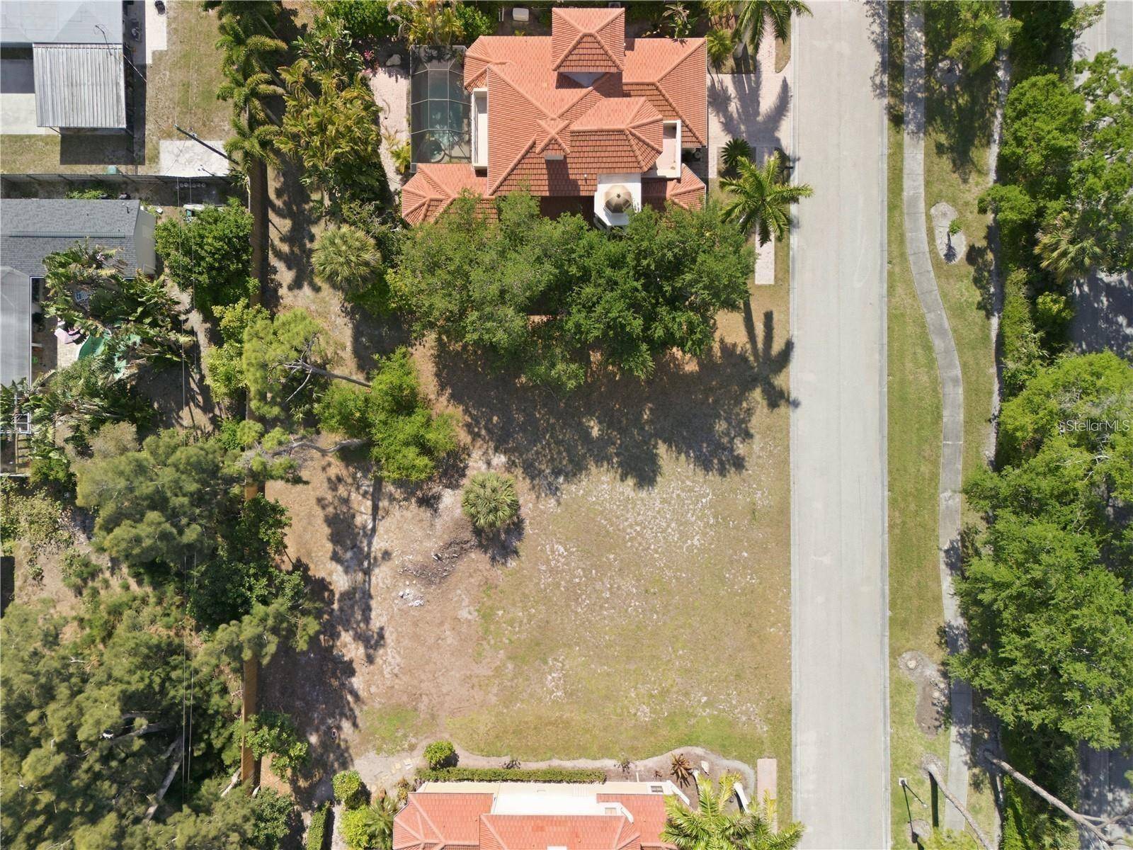 1740 ASSISI DR, Sarasota, FL 34231