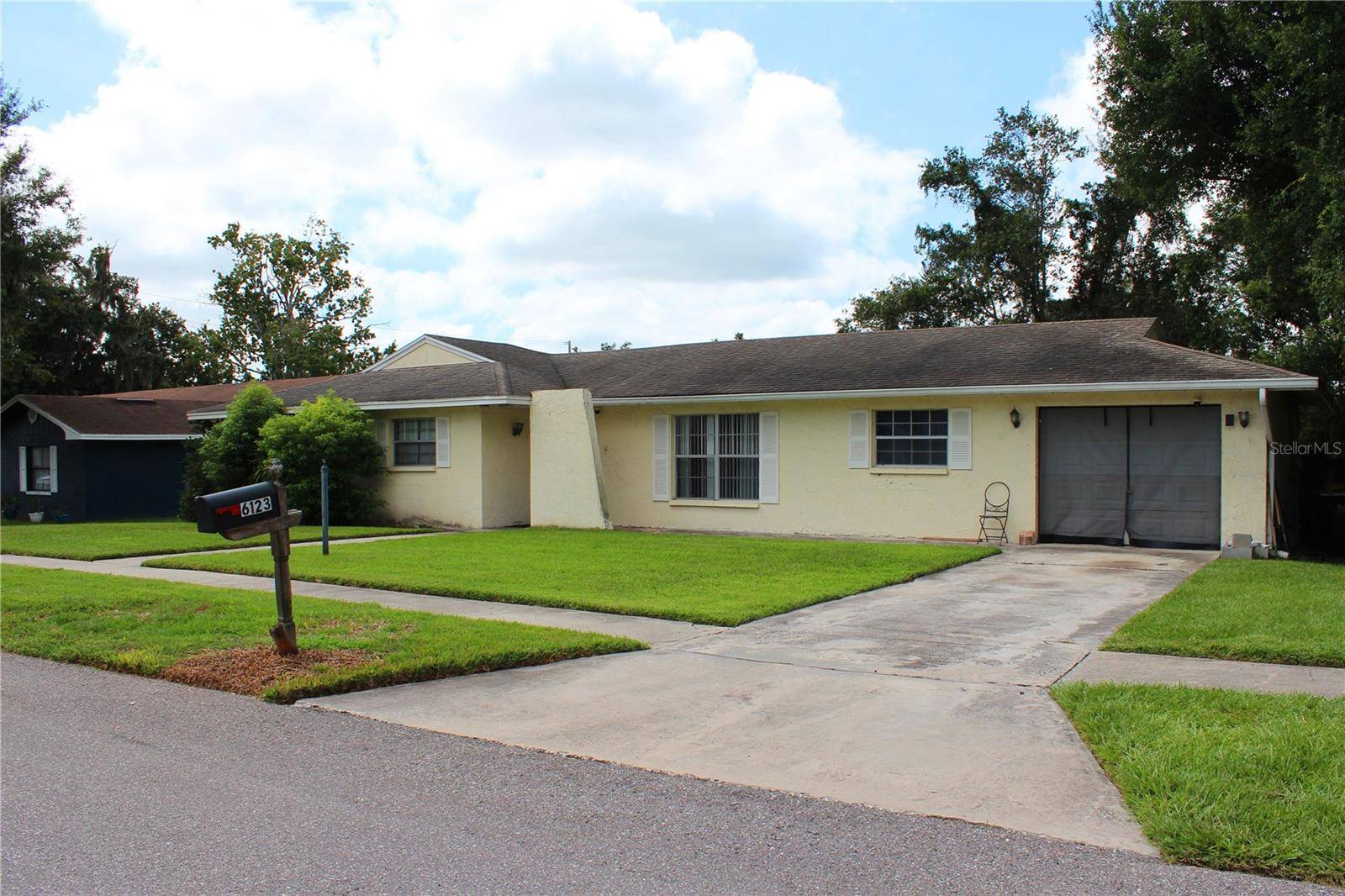 6123 CHRISTINA DR E, Lakeland, FL 33813