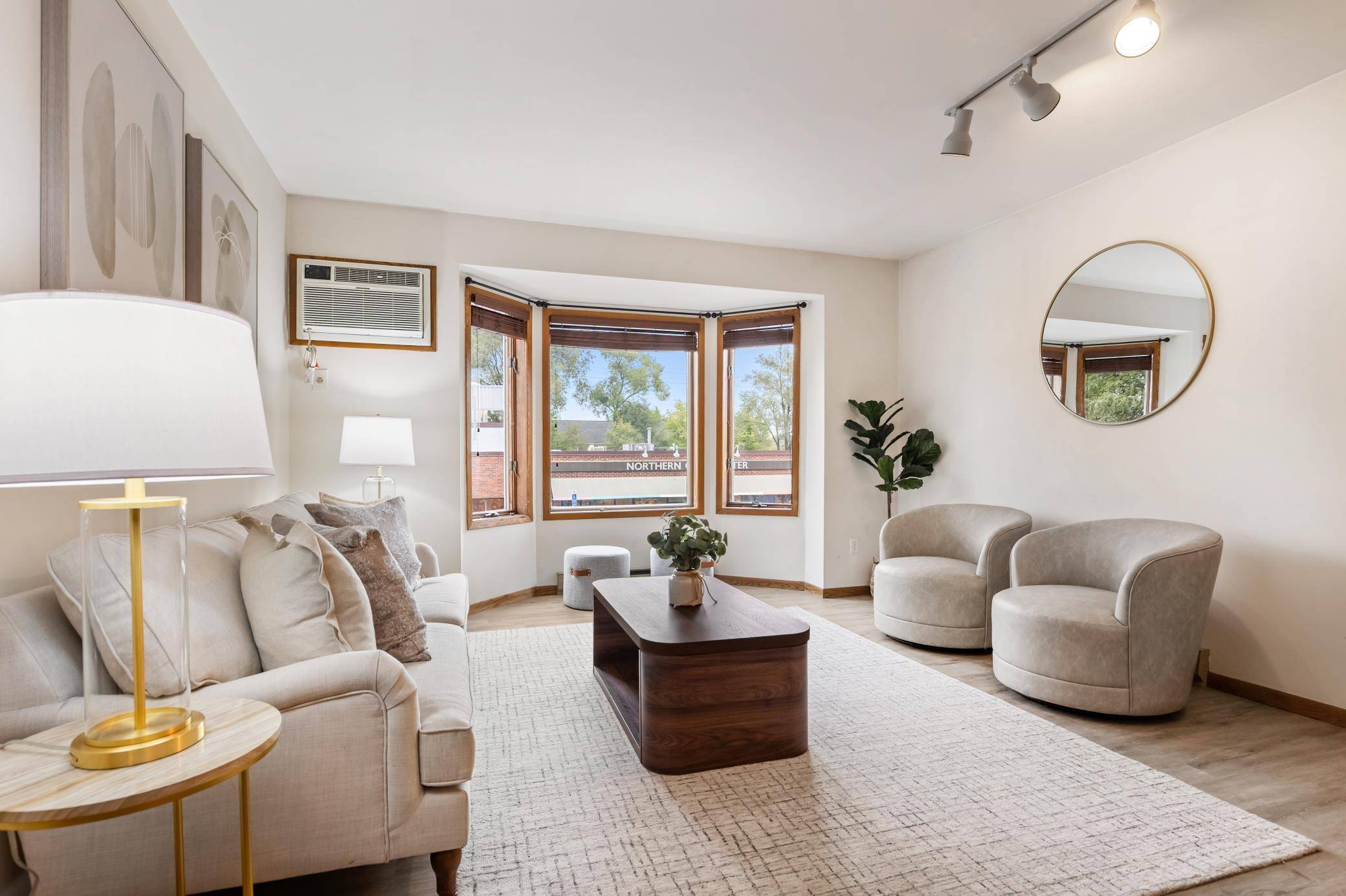 2425 E Franklin AVE #205, Minneapolis, MN 55406